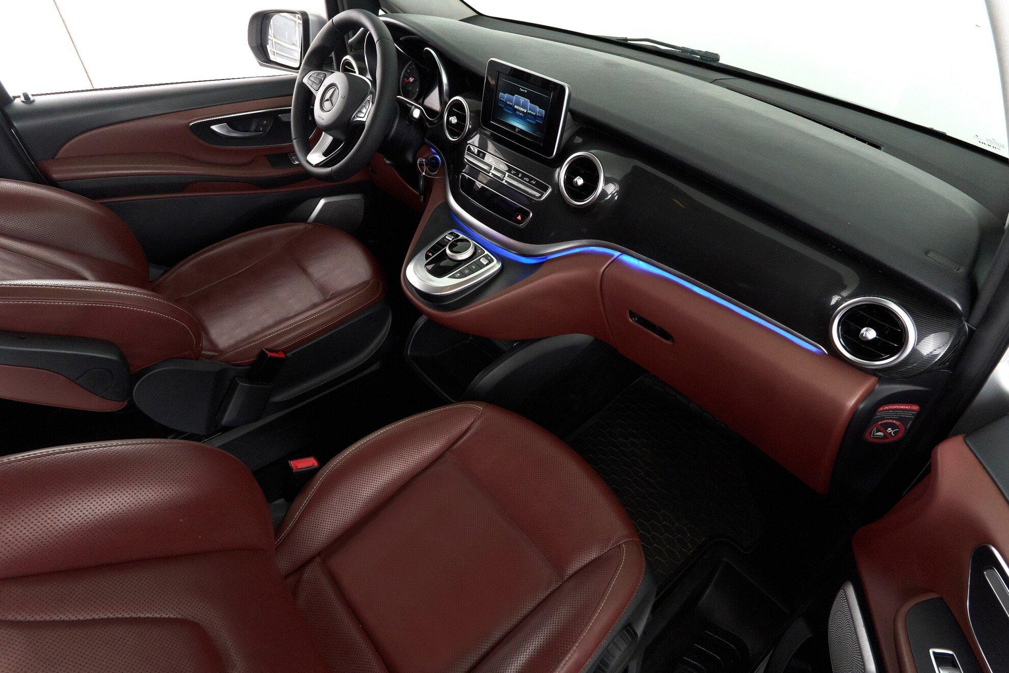 Mercedes-Benz V-Класс 2017, серебряный