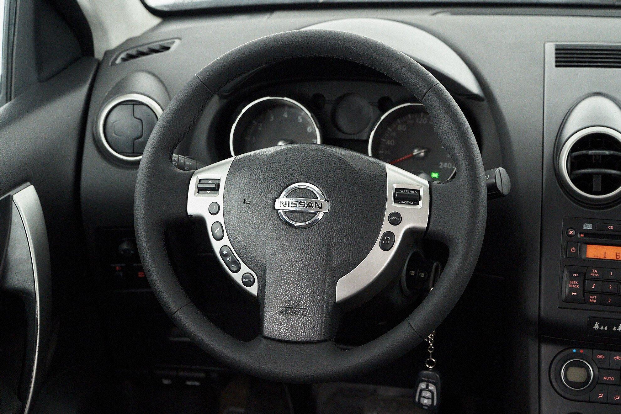 Nissan Qashqai+2 2009, черный