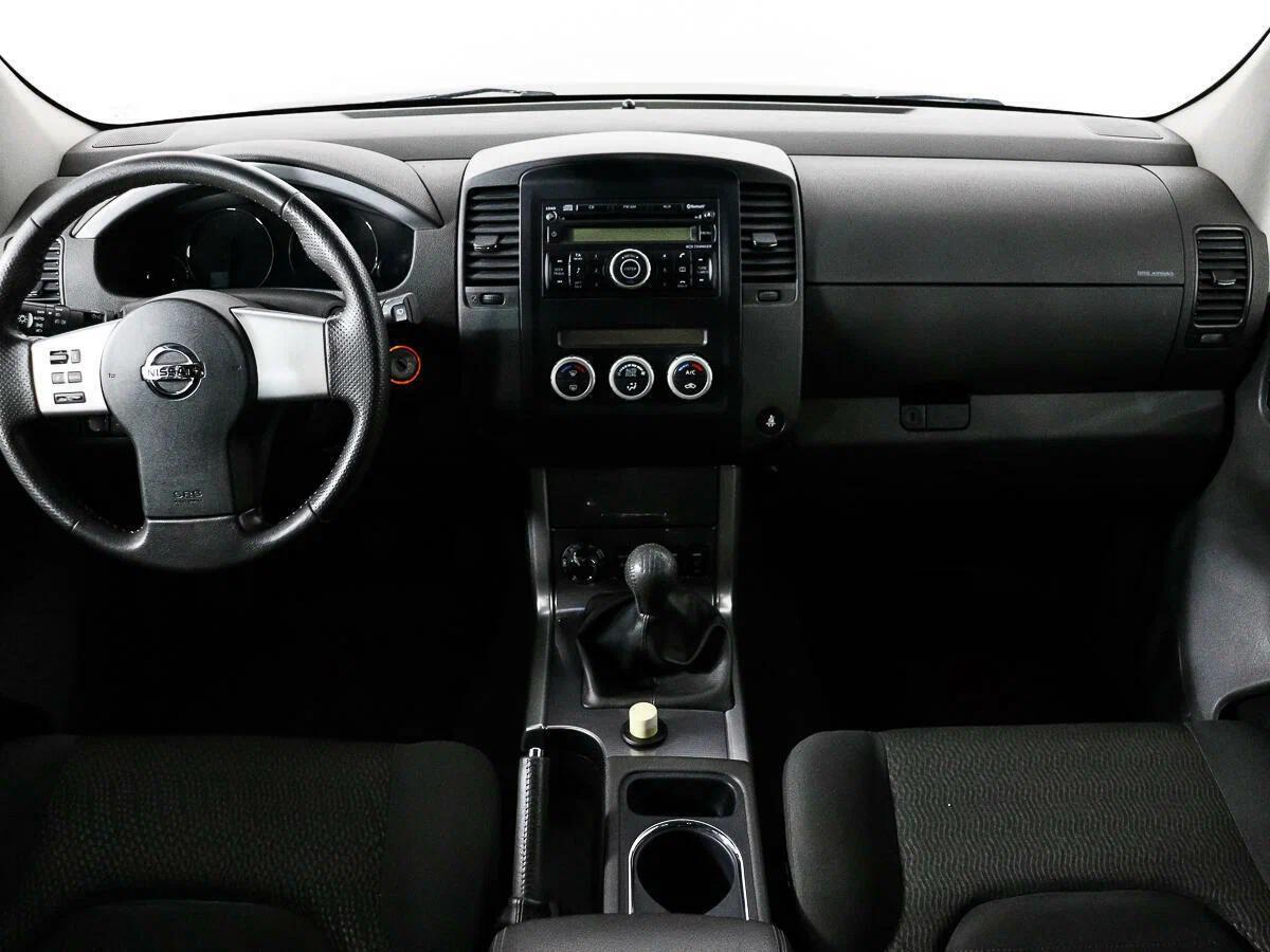 Nissan Pathfinder 2012, серебряный