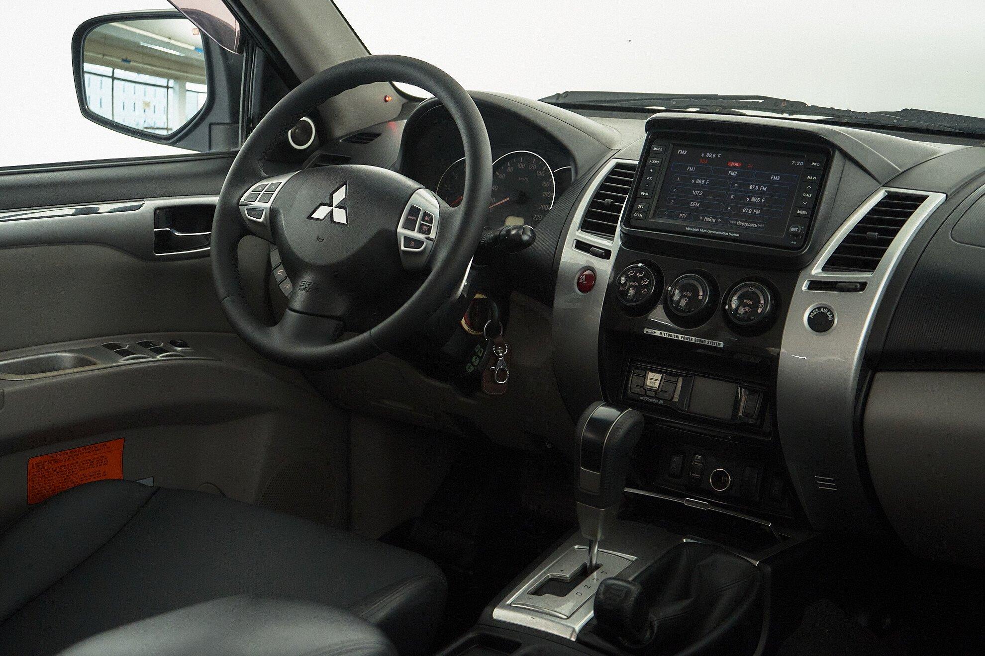 Mitsubishi Pajero Sport 2012, синий