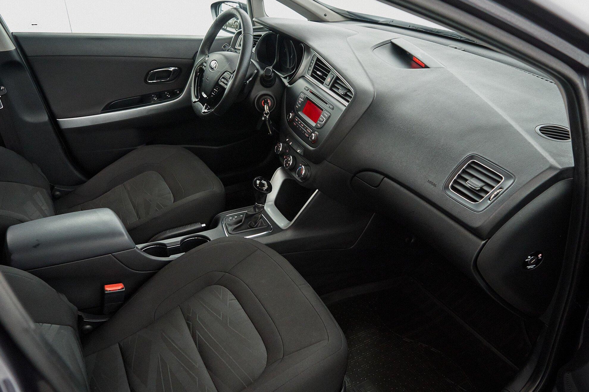 Kia Ceed 2015, серый