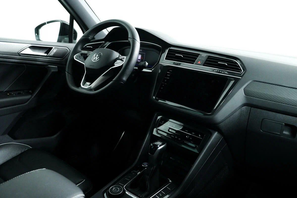 Volkswagen Tiguan 2022, белый