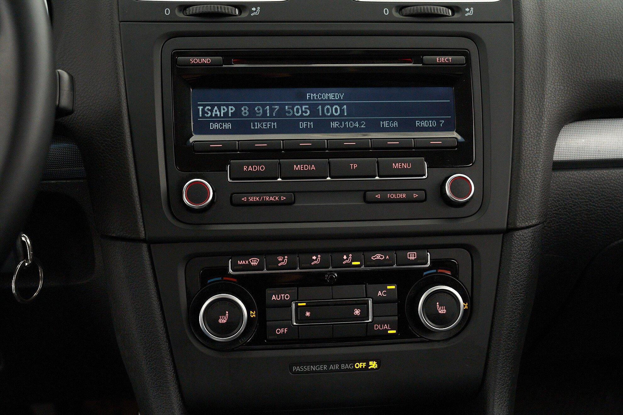 Volkswagen Golf 2012, черный