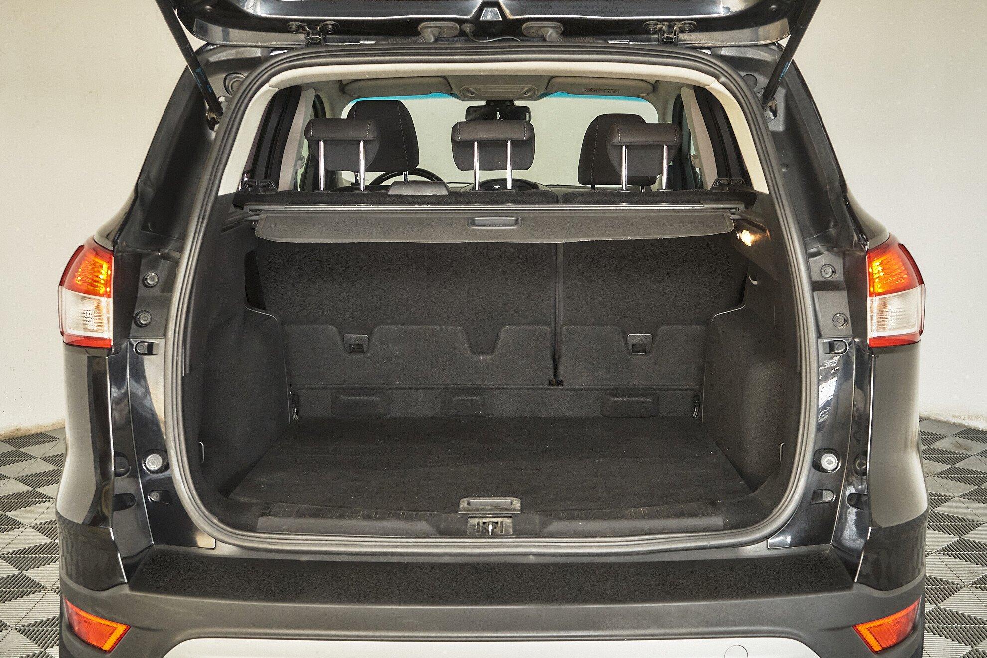 Ford Kuga 2016, черный