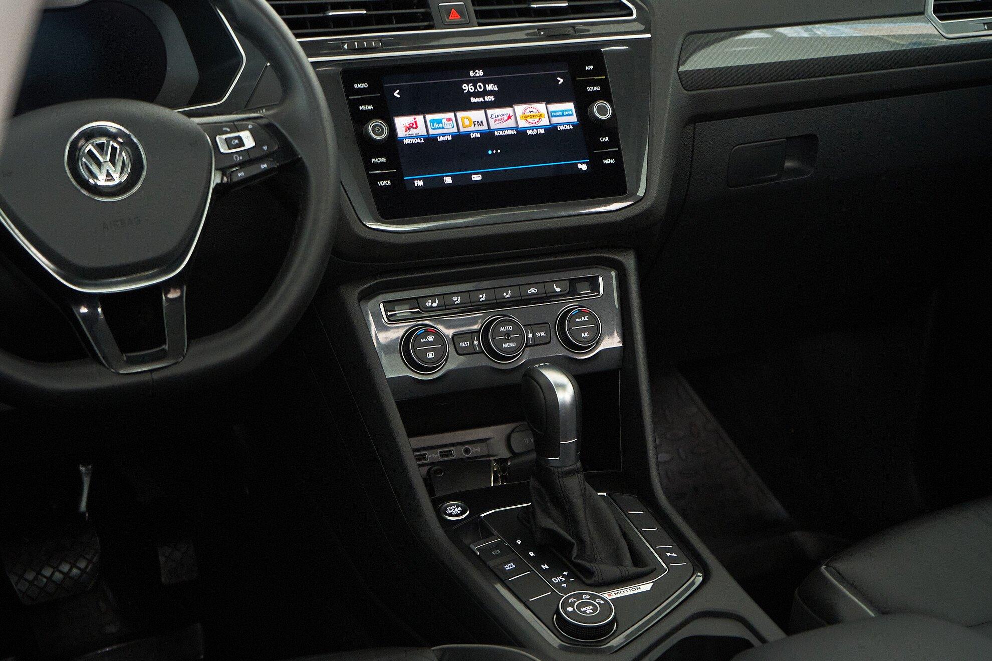 Volkswagen Tiguan 2018, белый