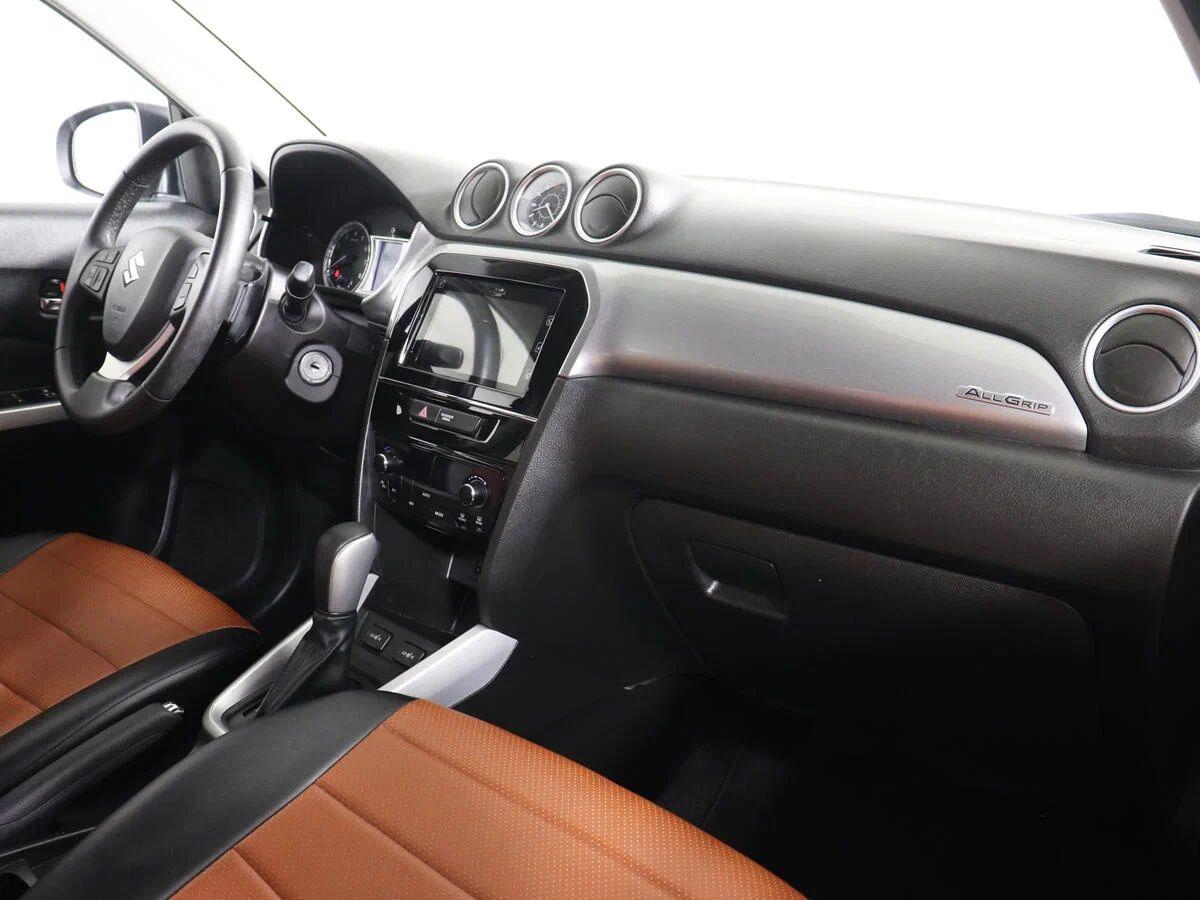 Suzuki Vitara 2018, бежевый
