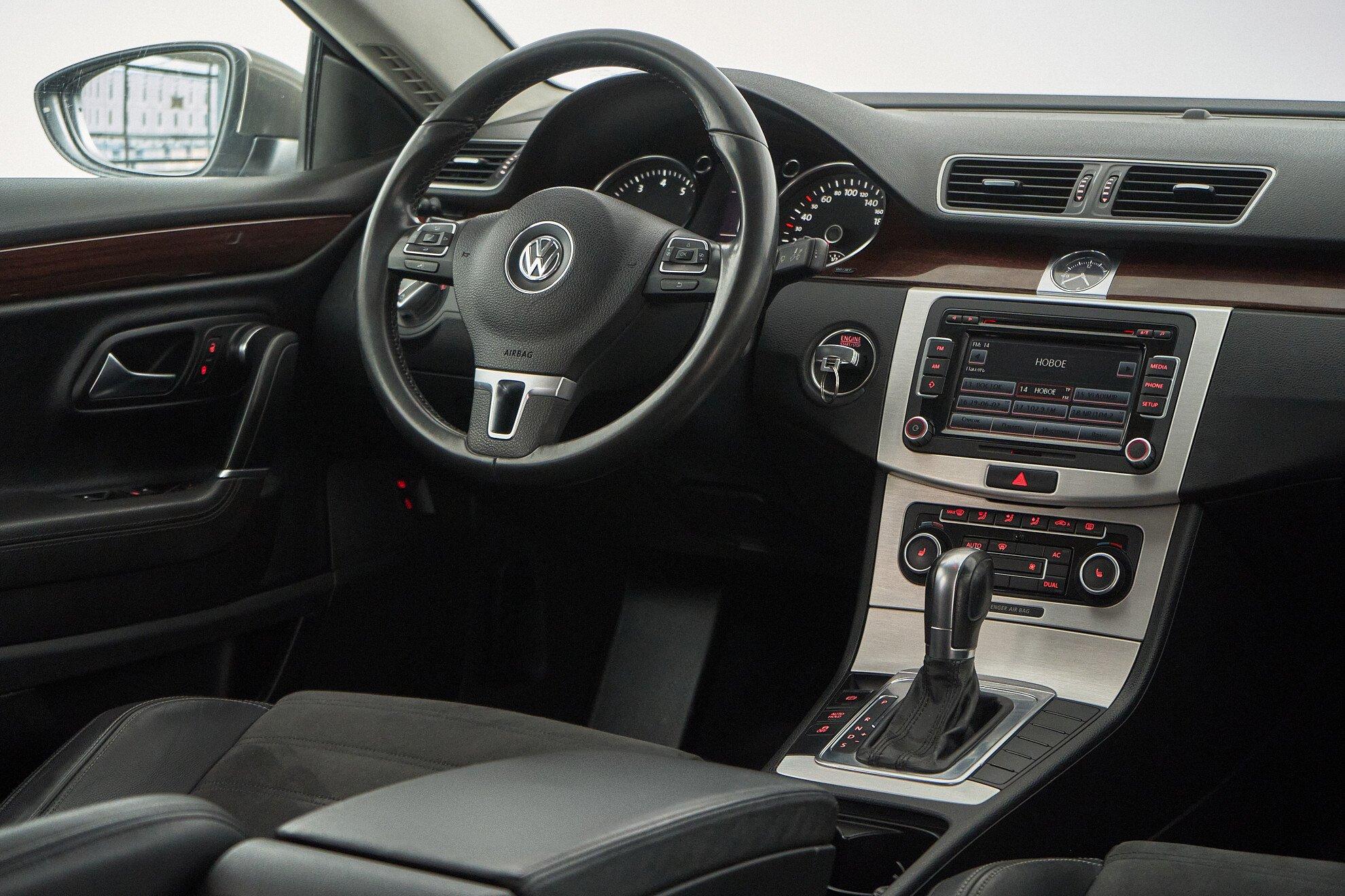 Volkswagen Passat CC 2011, бежевый