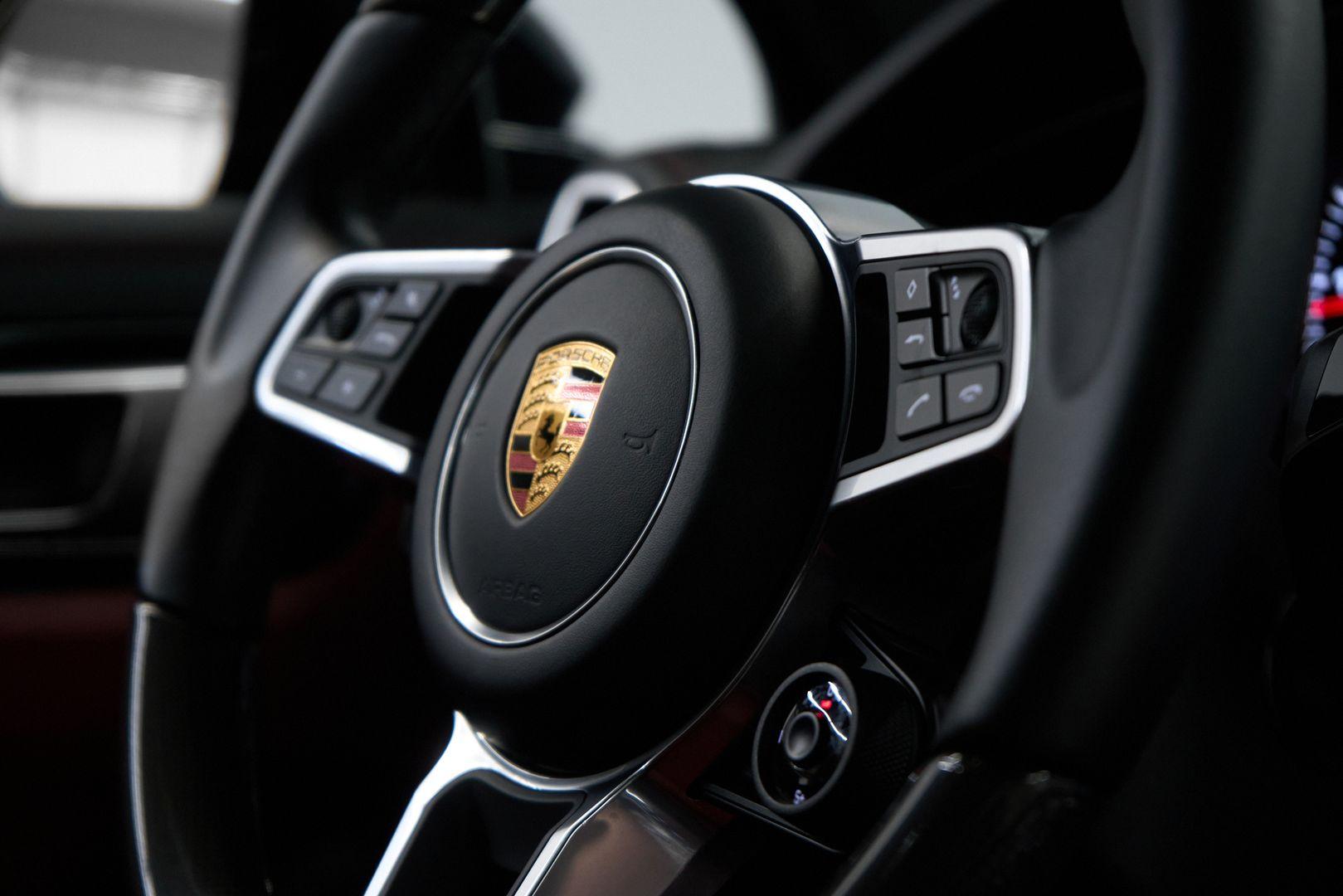 Porsche Cayenne 2019, синий