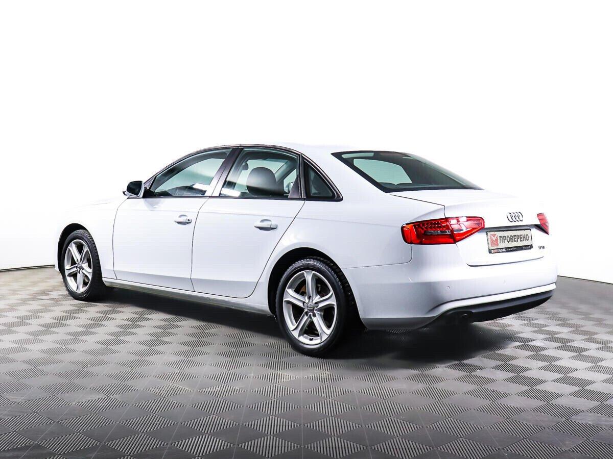 Audi A4 2015, белый