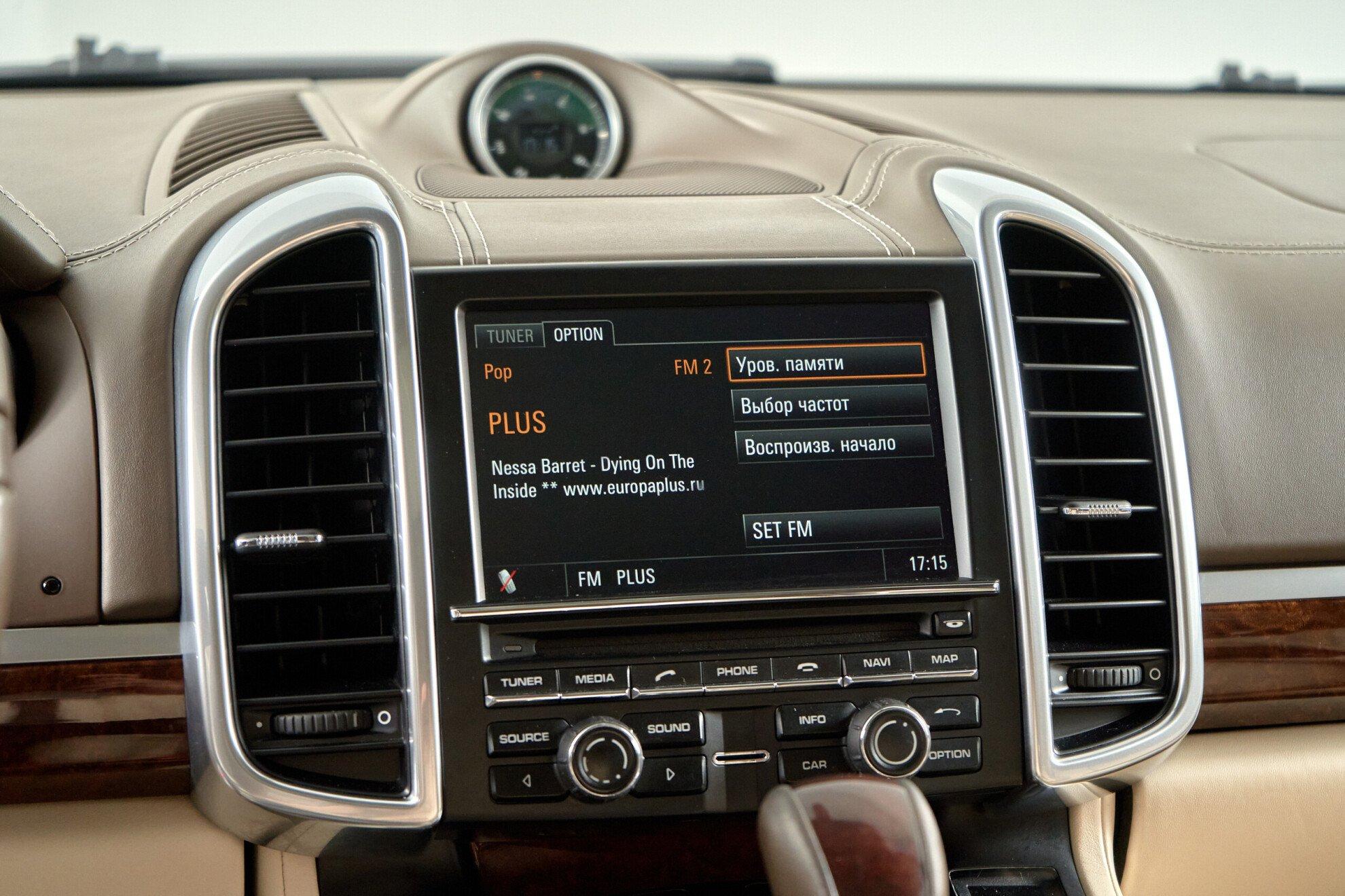 Porsche Cayenne 2012, черный