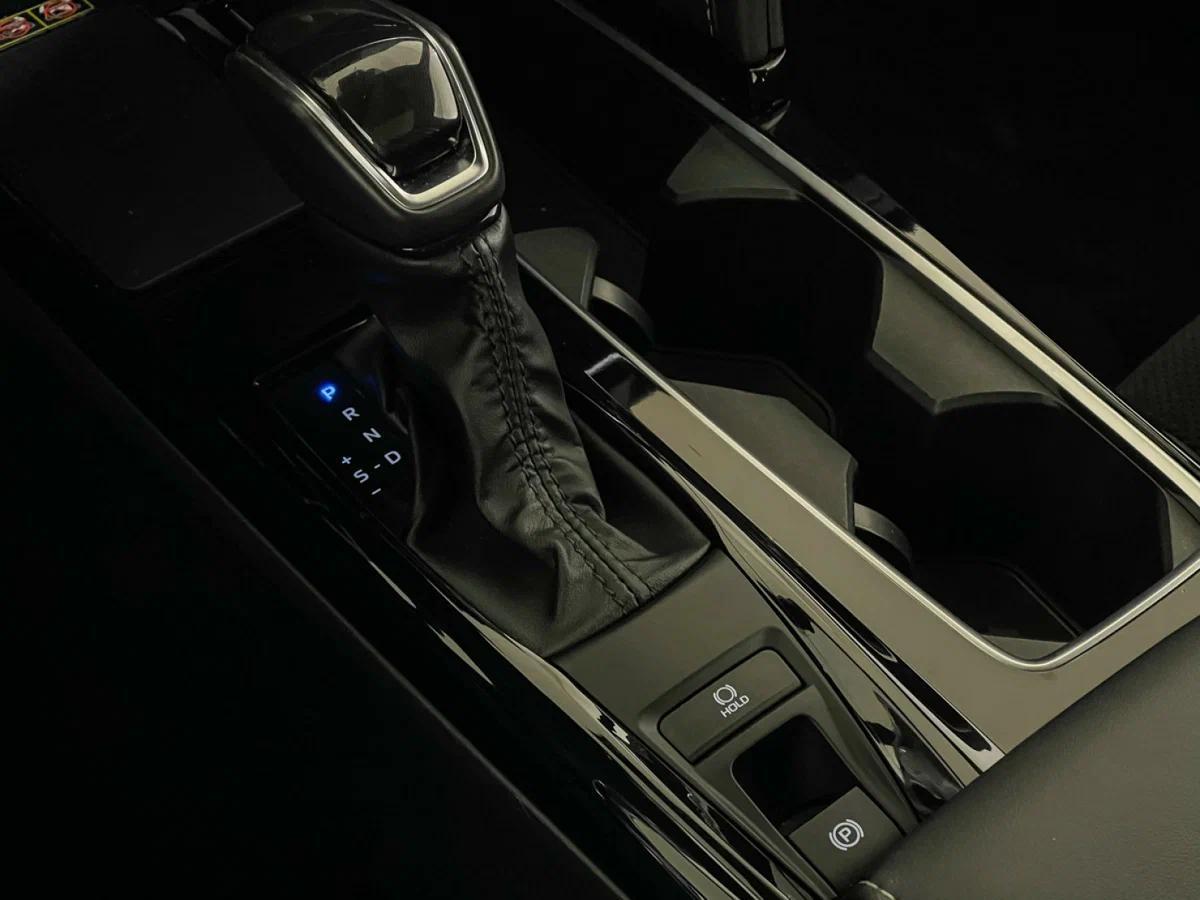 Toyota Camry 2024, черный