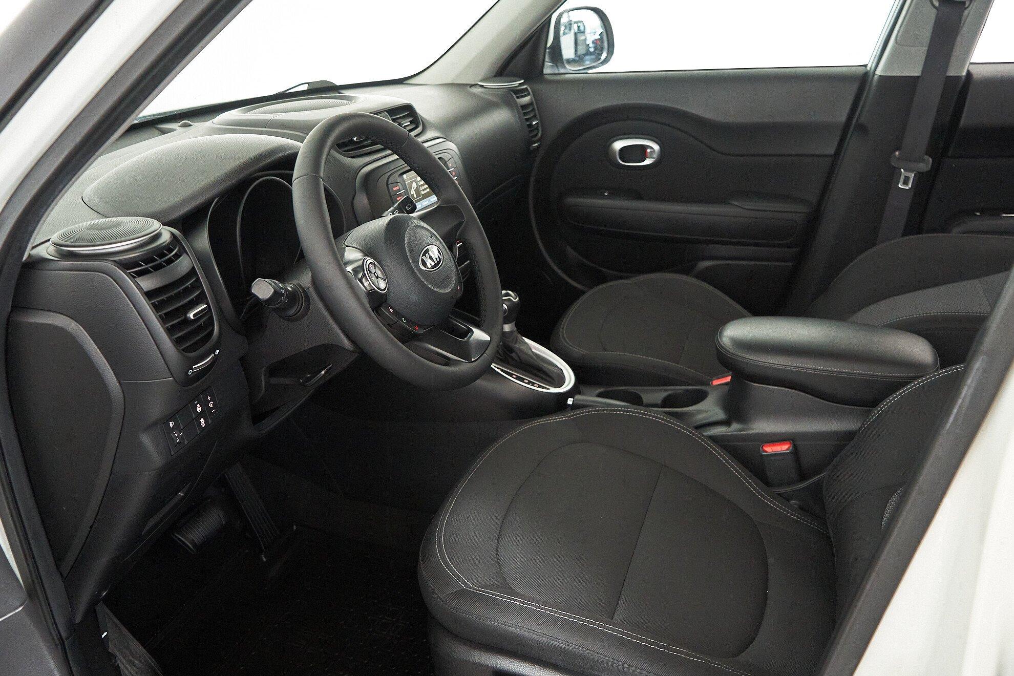 Kia Soul 2018, белый