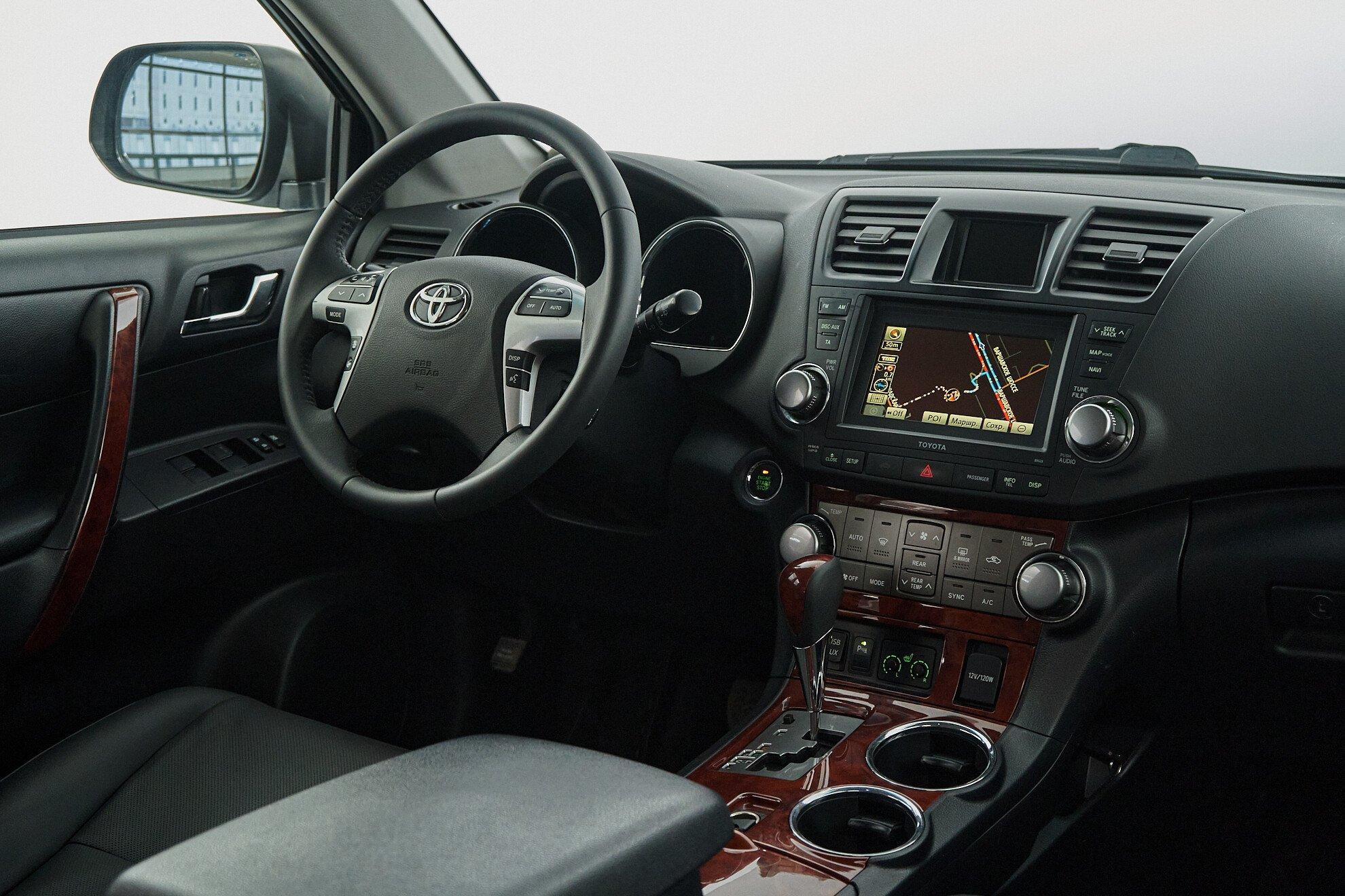 Toyota Highlander 2011, черный
