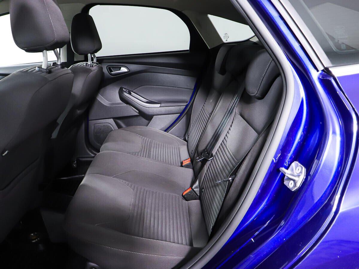 Ford Focus 2018, синий