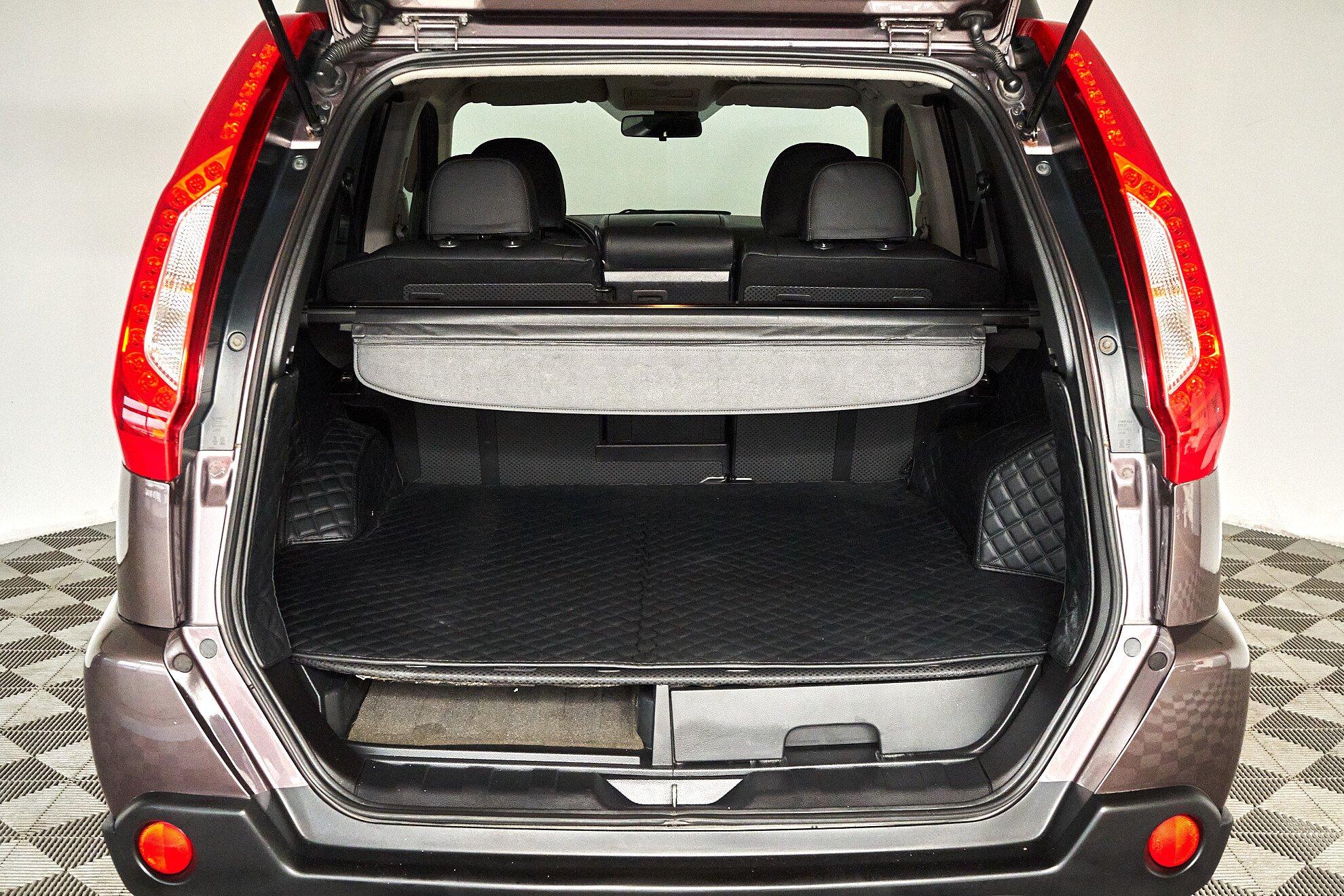 Nissan X-Trail 2010, серый