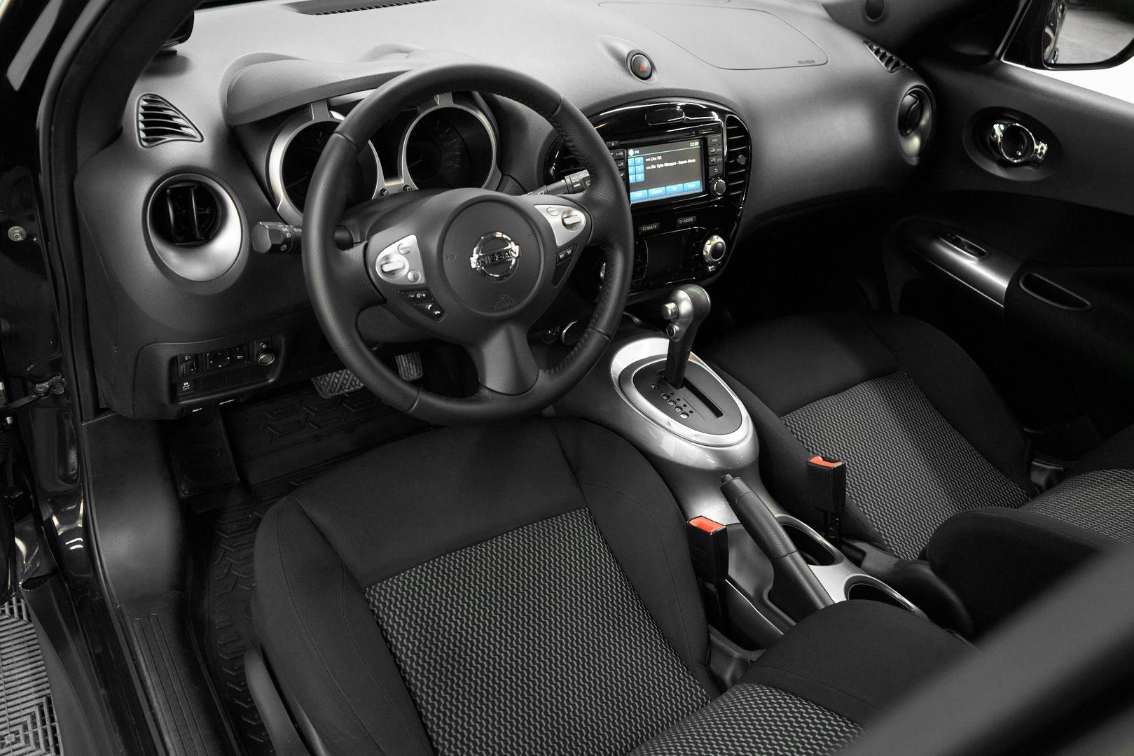 Nissan Juke 2018, черный