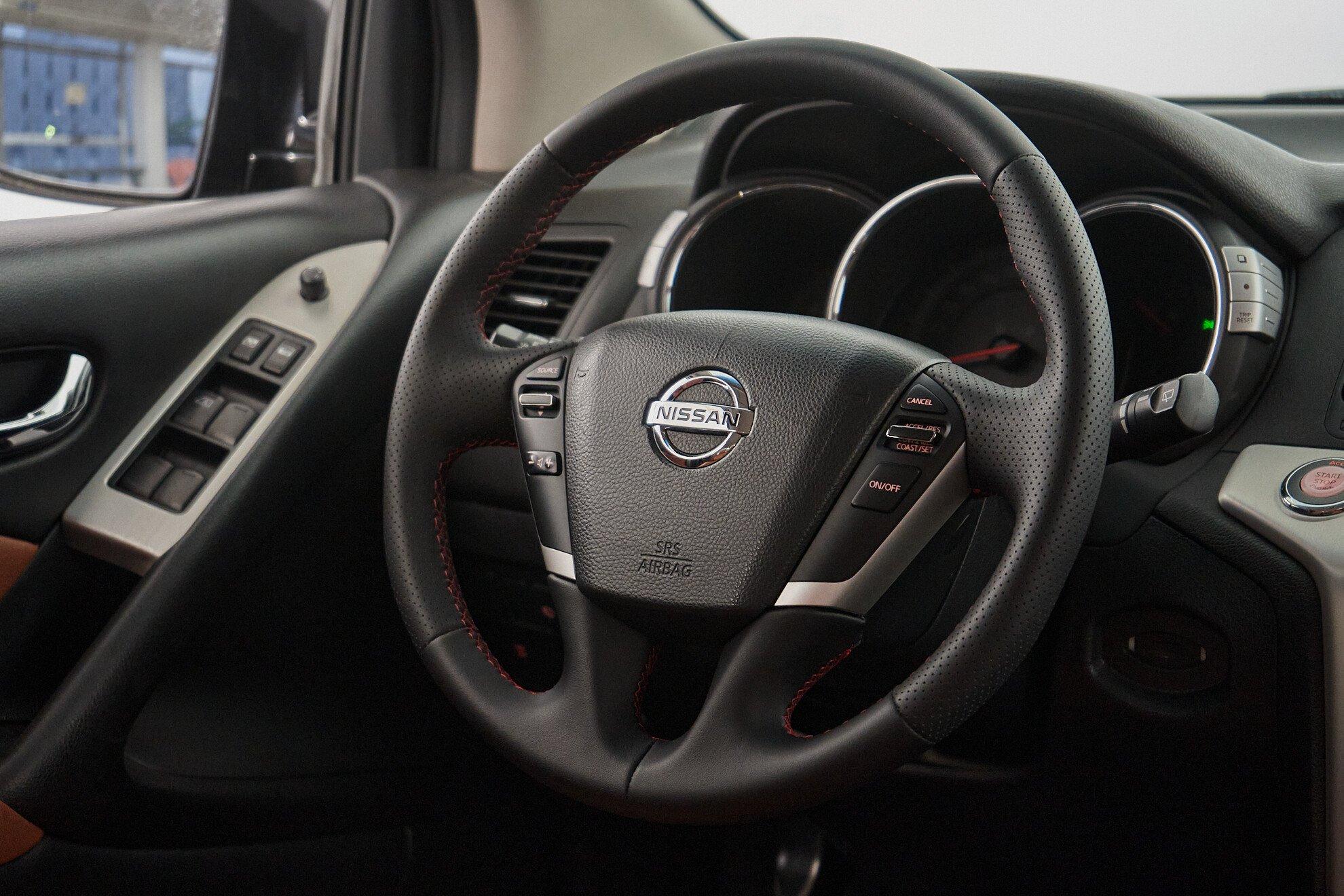 Nissan Murano 2011, черный