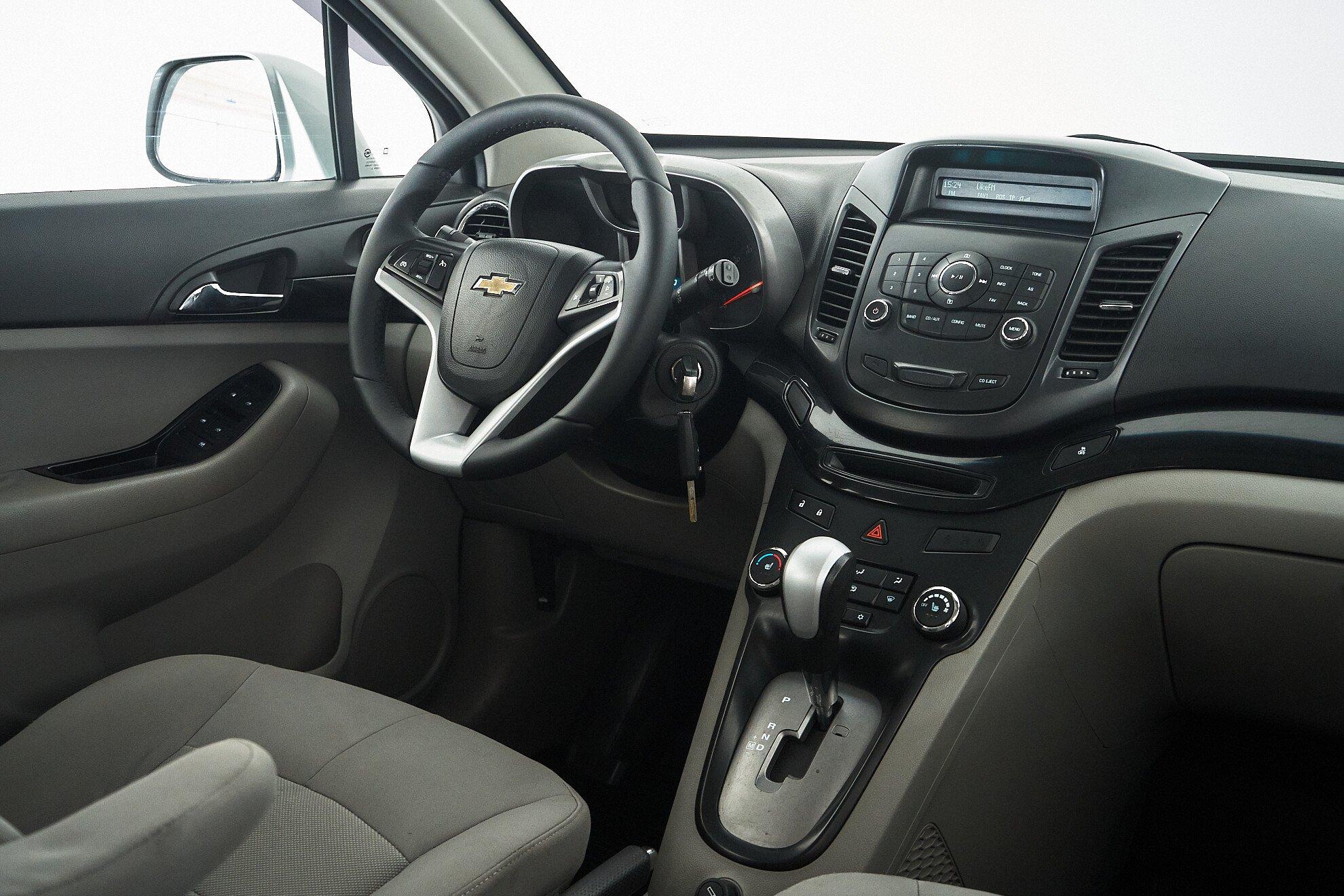 Chevrolet Orlando 2012, серебряный