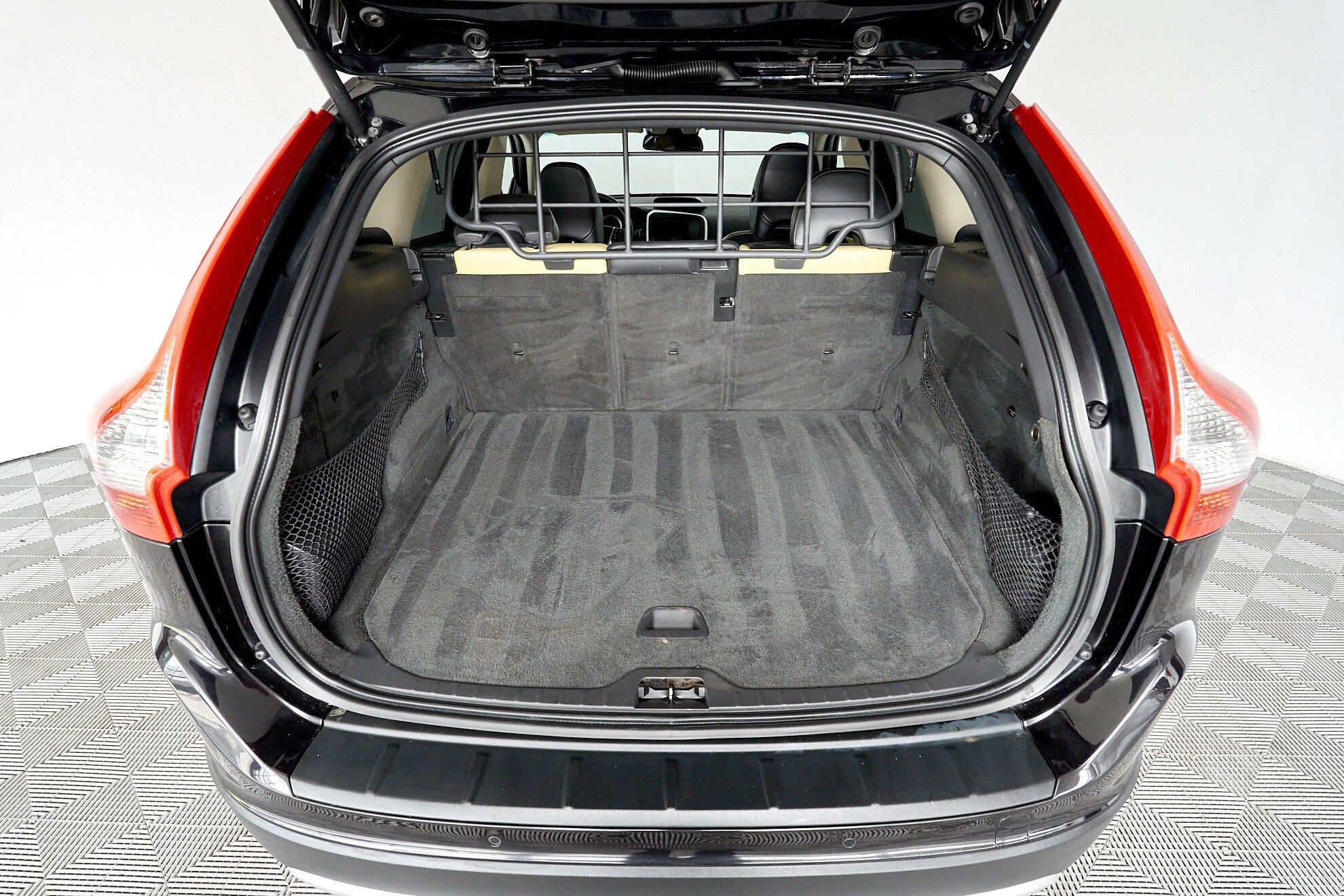 Volvo XC60 2010, черный
