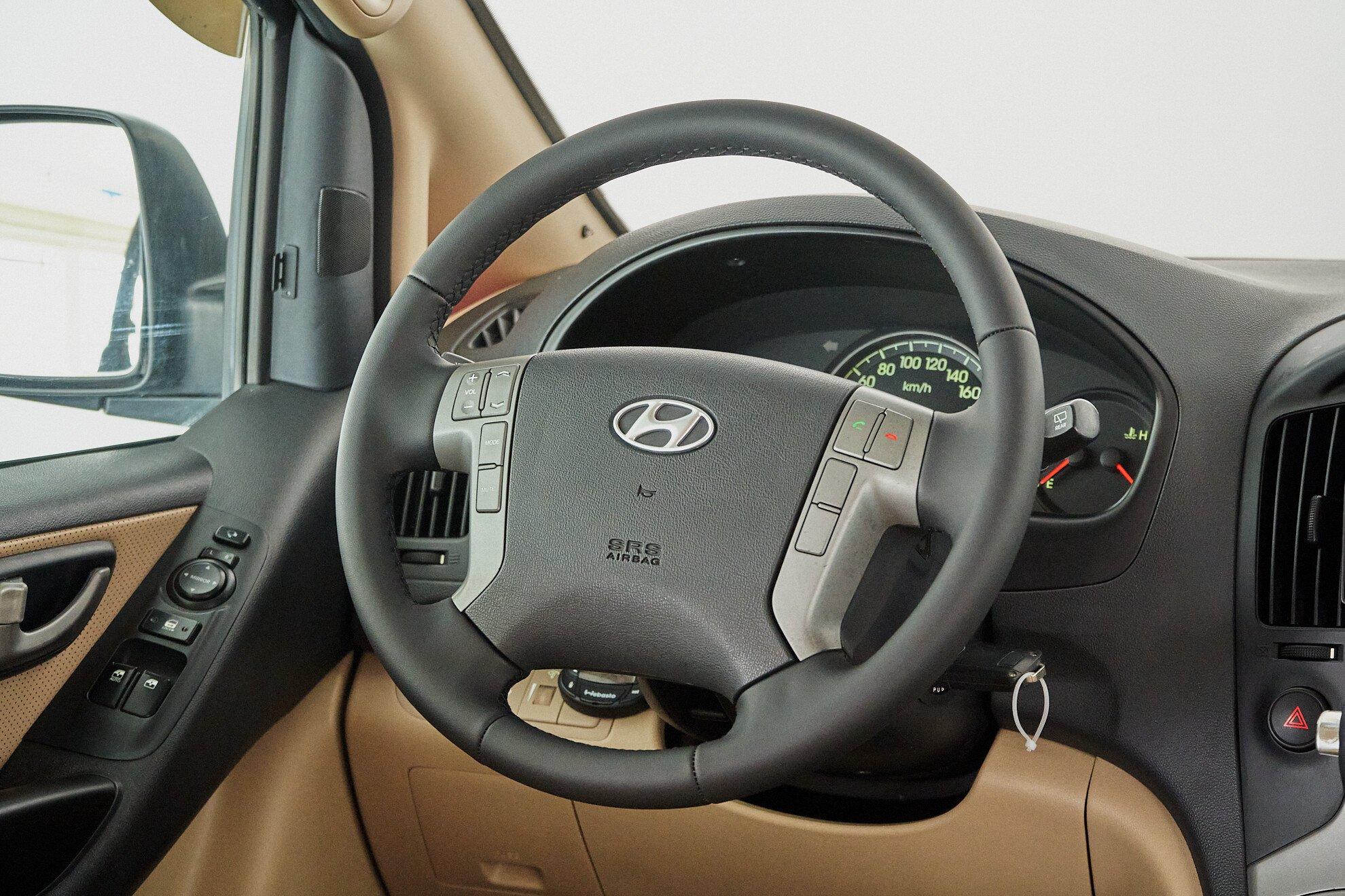 Hyundai Grand Starex 2012, черный