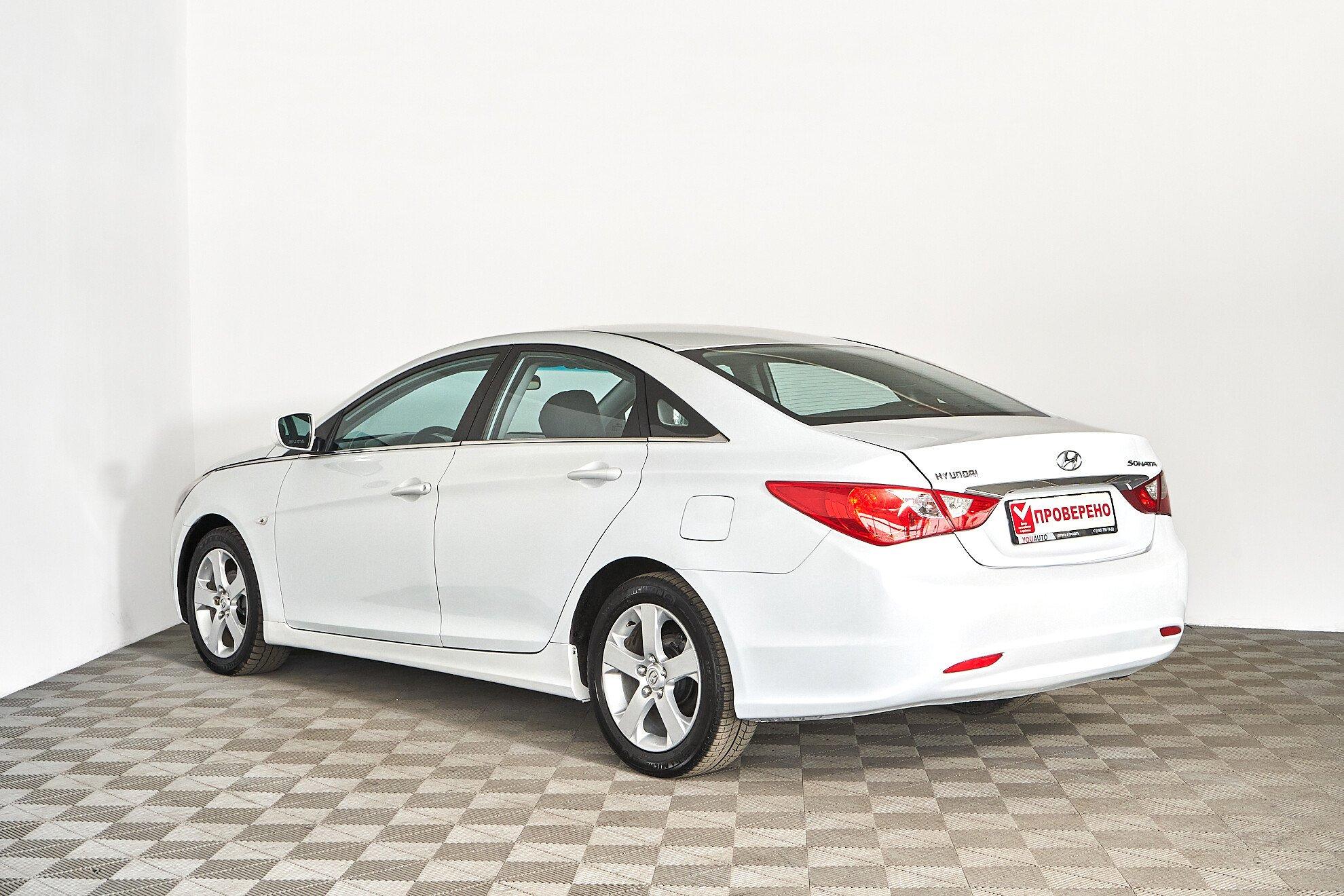 Hyundai Sonata 2012, белый