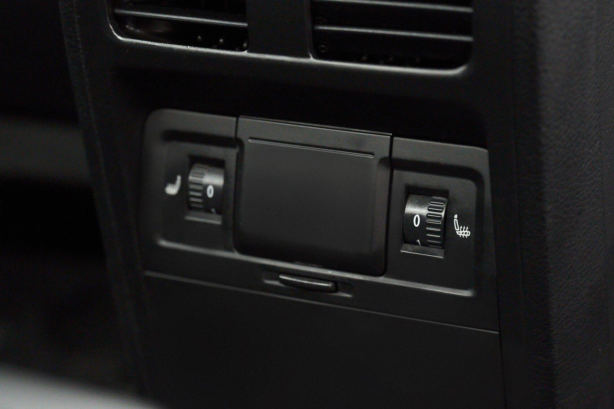 Volkswagen Passat 2012, белый