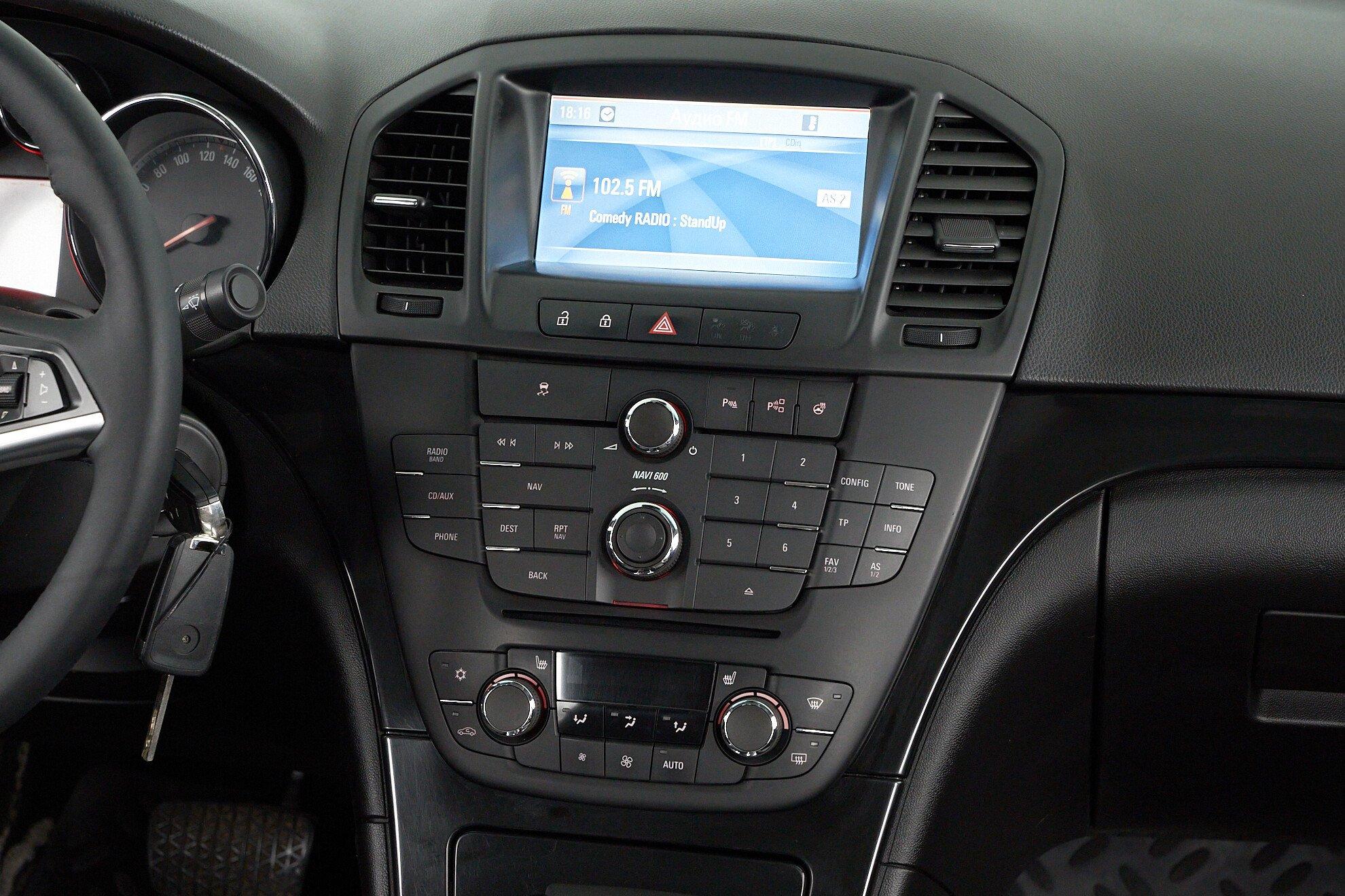 Opel Insignia 2012, черный