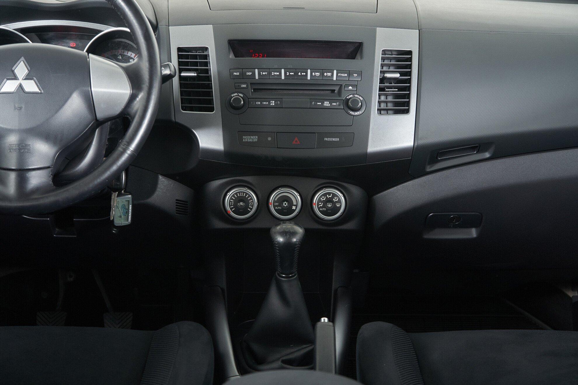 Mitsubishi Outlander 2008, бежевый