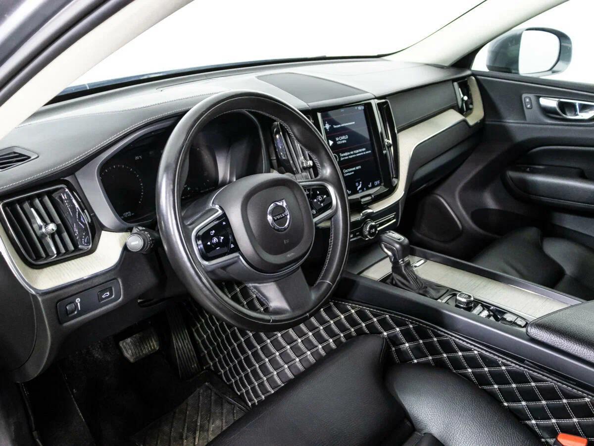 Volvo XC60 2019, серый