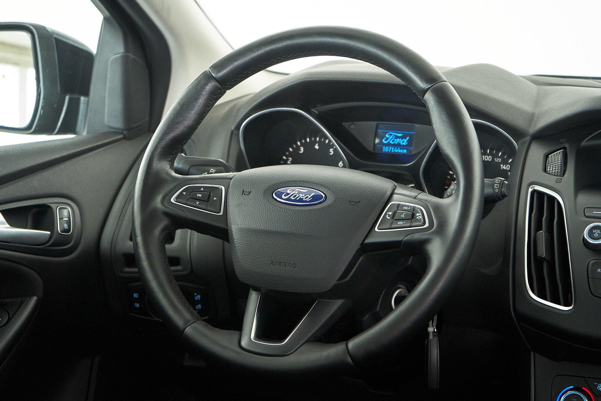 Ford Focus 2015, черный