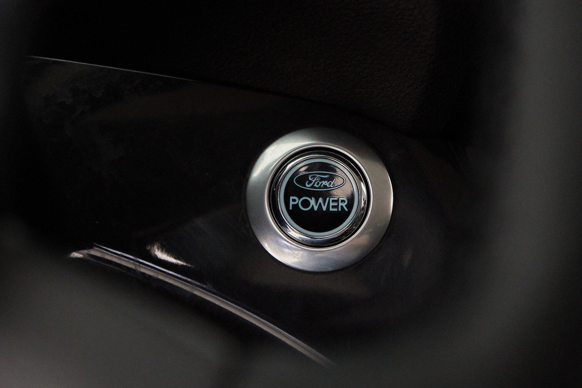 Ford Kuga 2014, серебряный