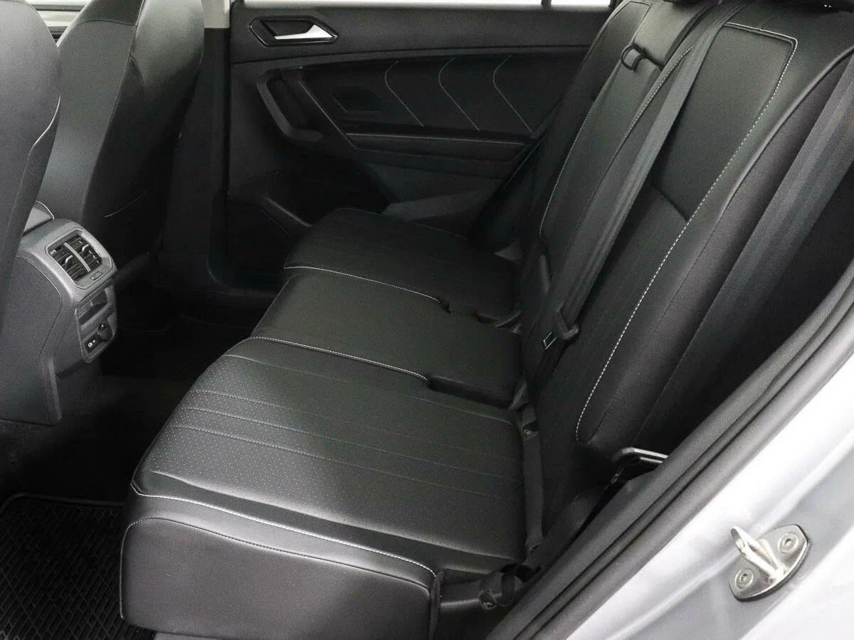 Volkswagen Tiguan 2022, серебряный