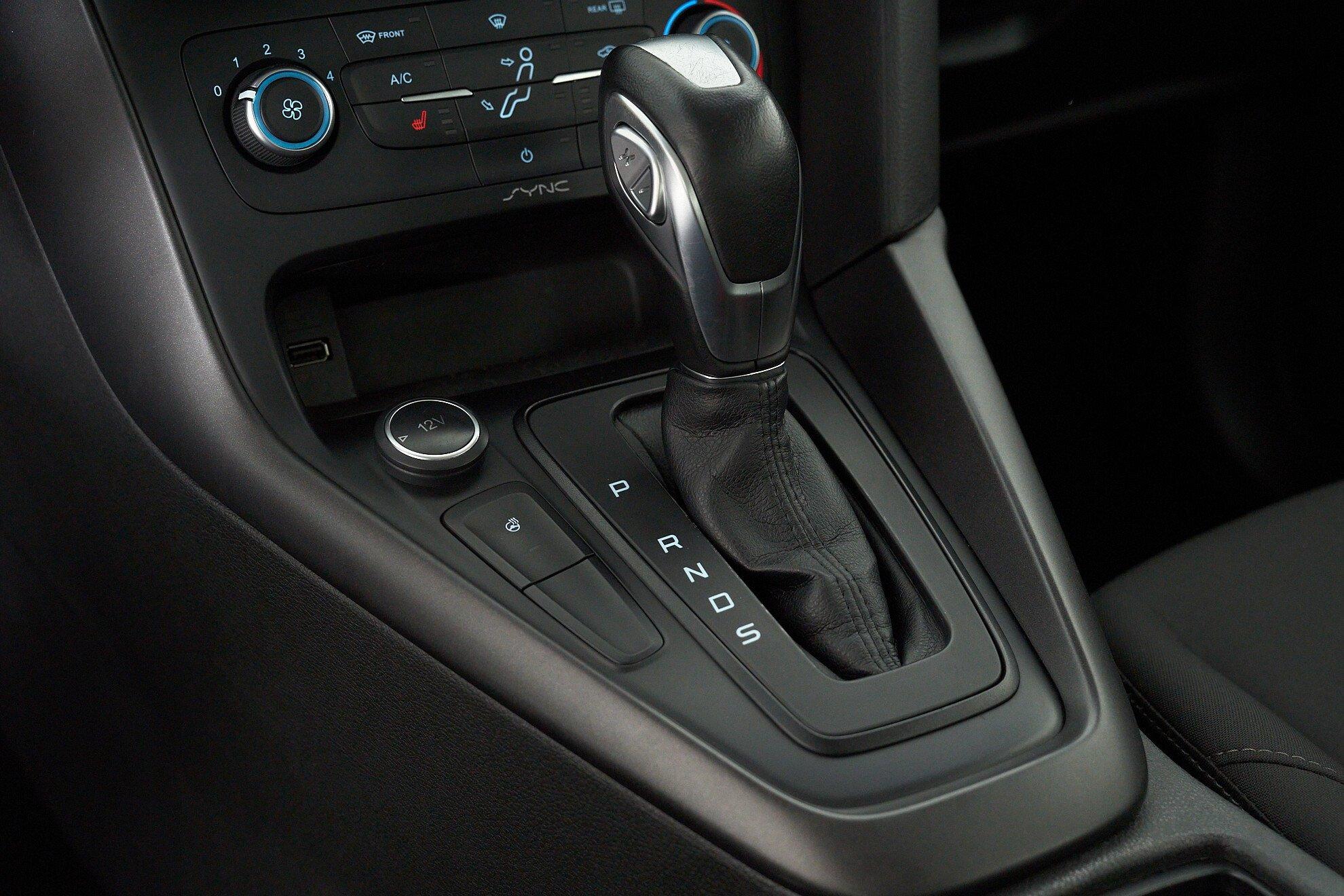 Ford Focus 2016, белый