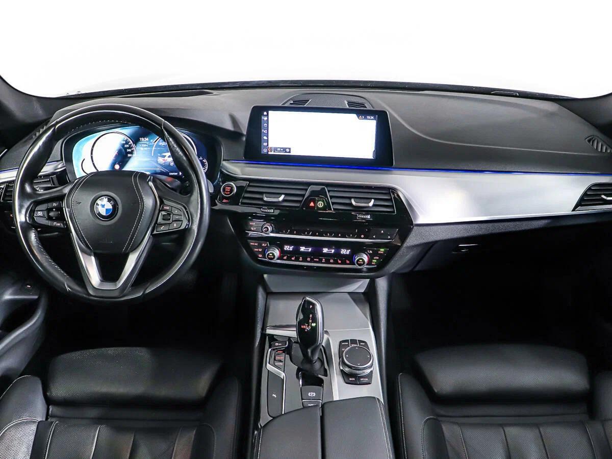 BMW 5 серии 2019, черный