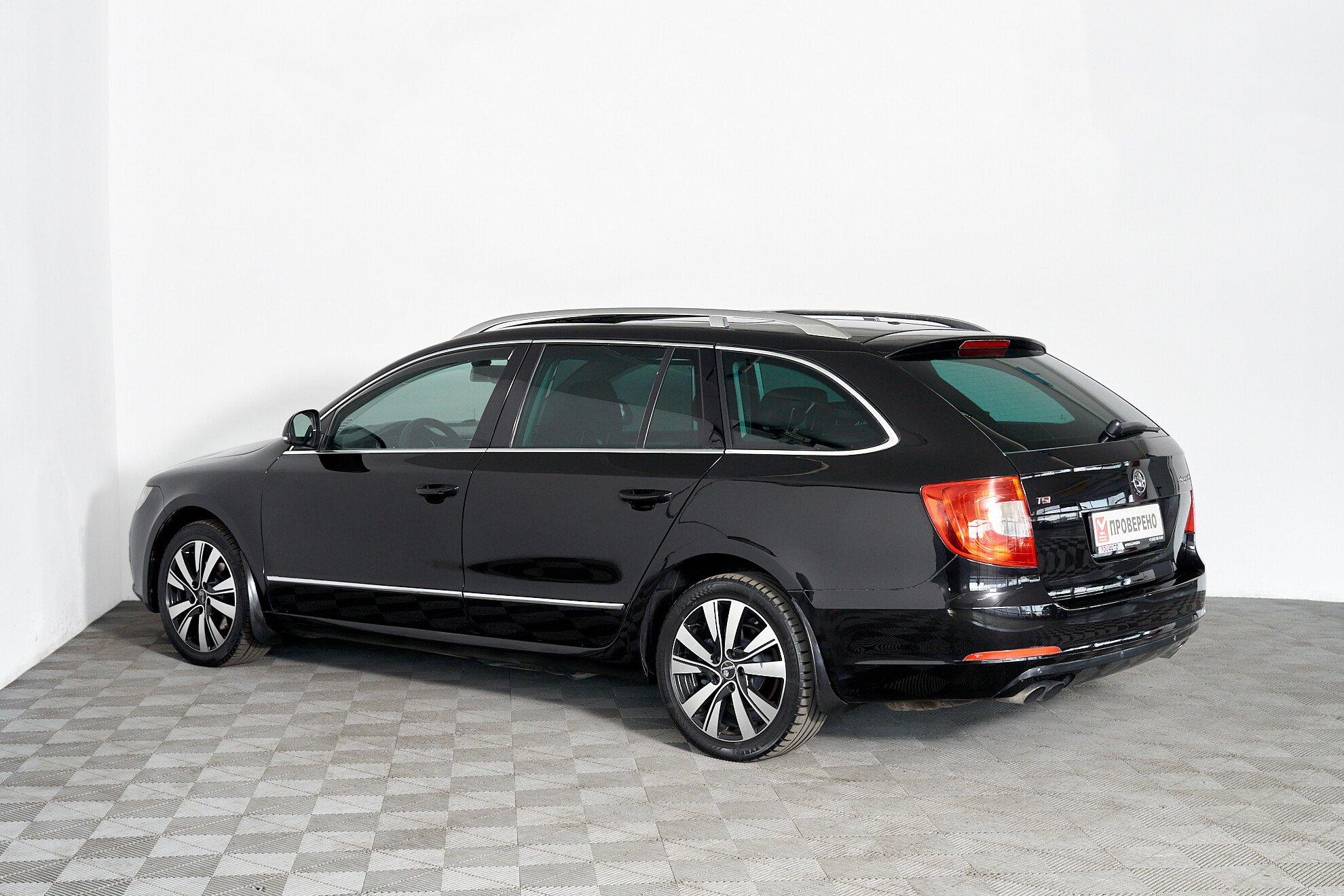 Skoda Superb 2011, черный