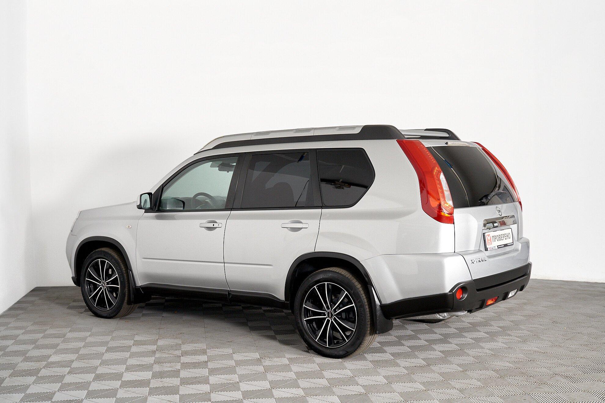Nissan X-Trail 2011, серебряный