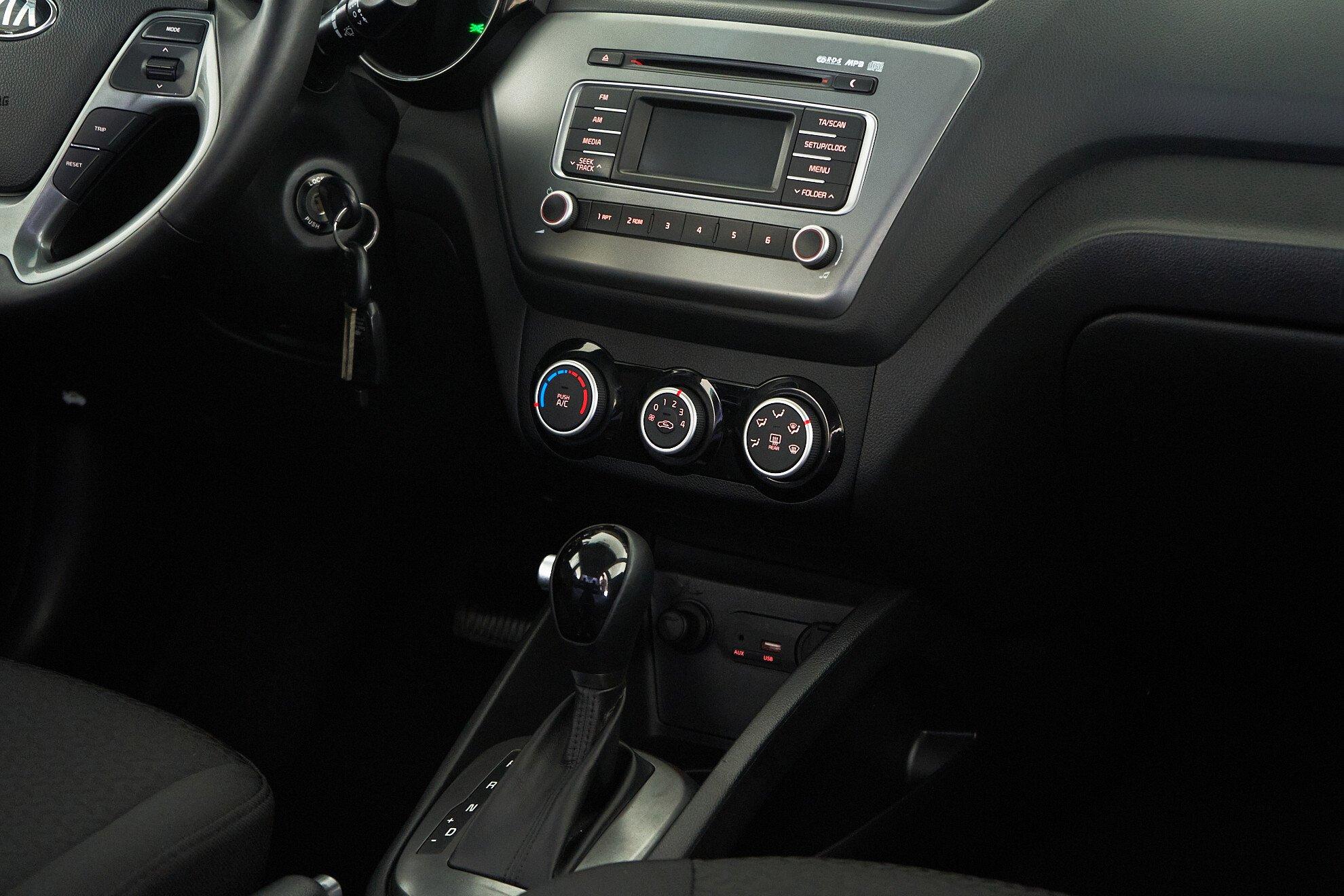 Kia Rio 2016, коричневый
