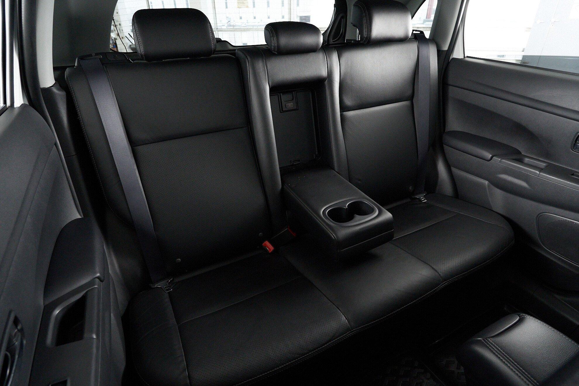 Mitsubishi ASX 2012, белый