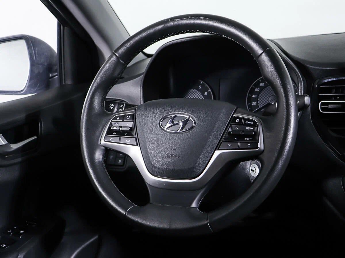 Hyundai Solaris 2022, серый
