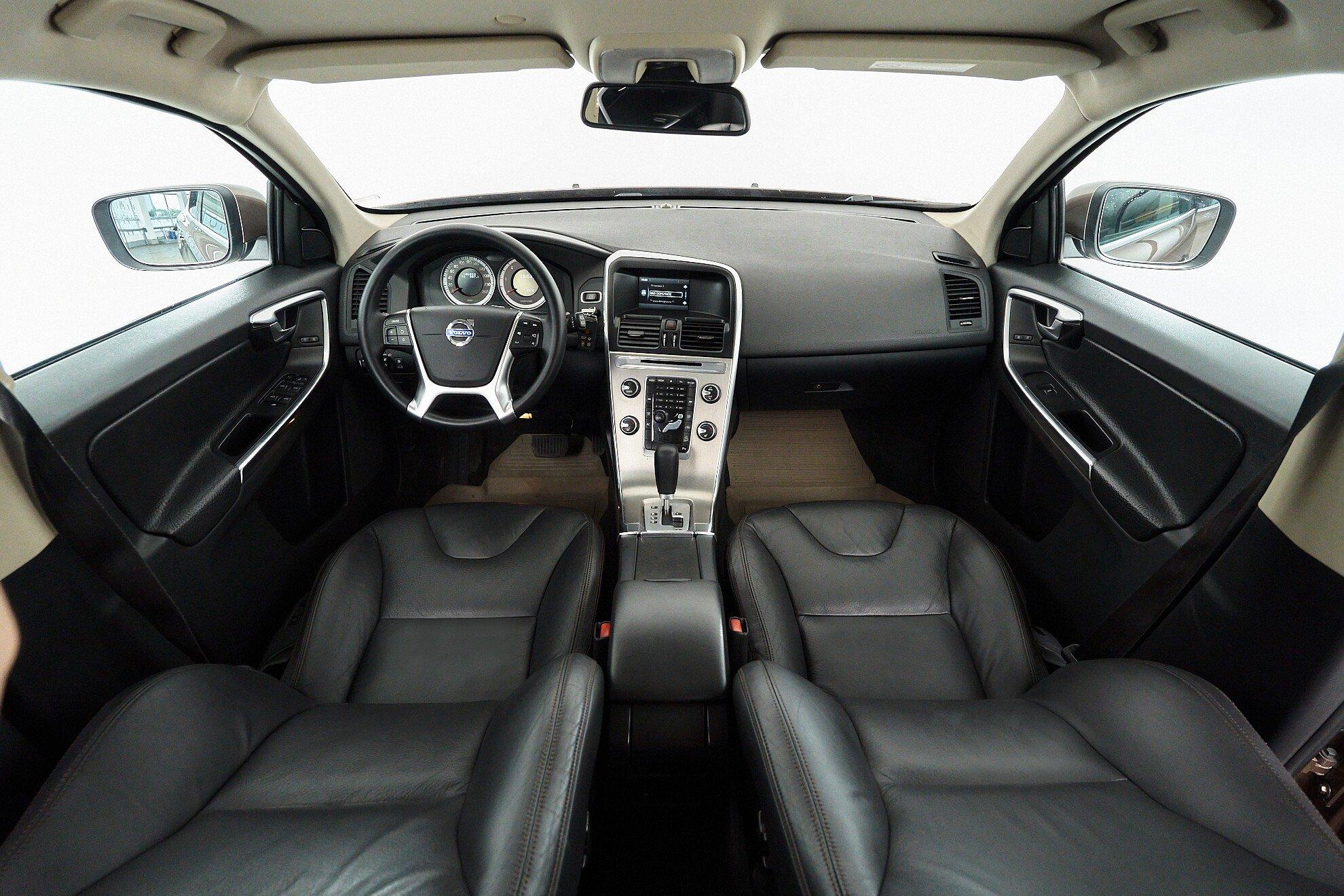 Volvo XC60 2012, коричневый