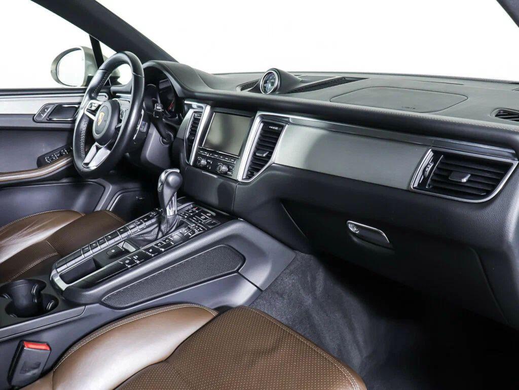 Porsche Macan 2017, серый