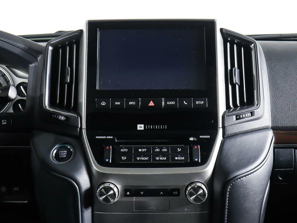 Toyota Land Cruiser 2018, черный