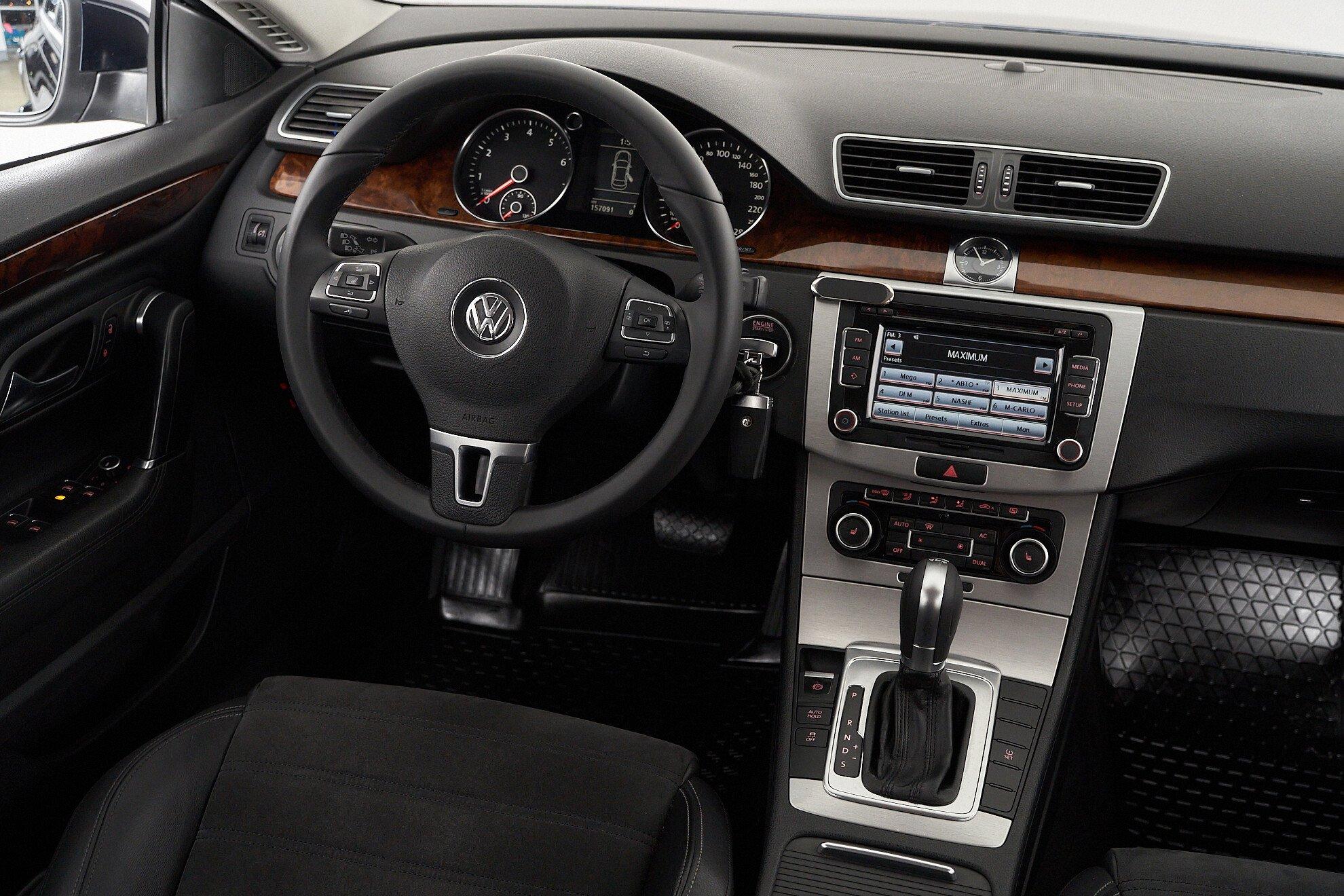 Volkswagen Passat CC 2011, синий