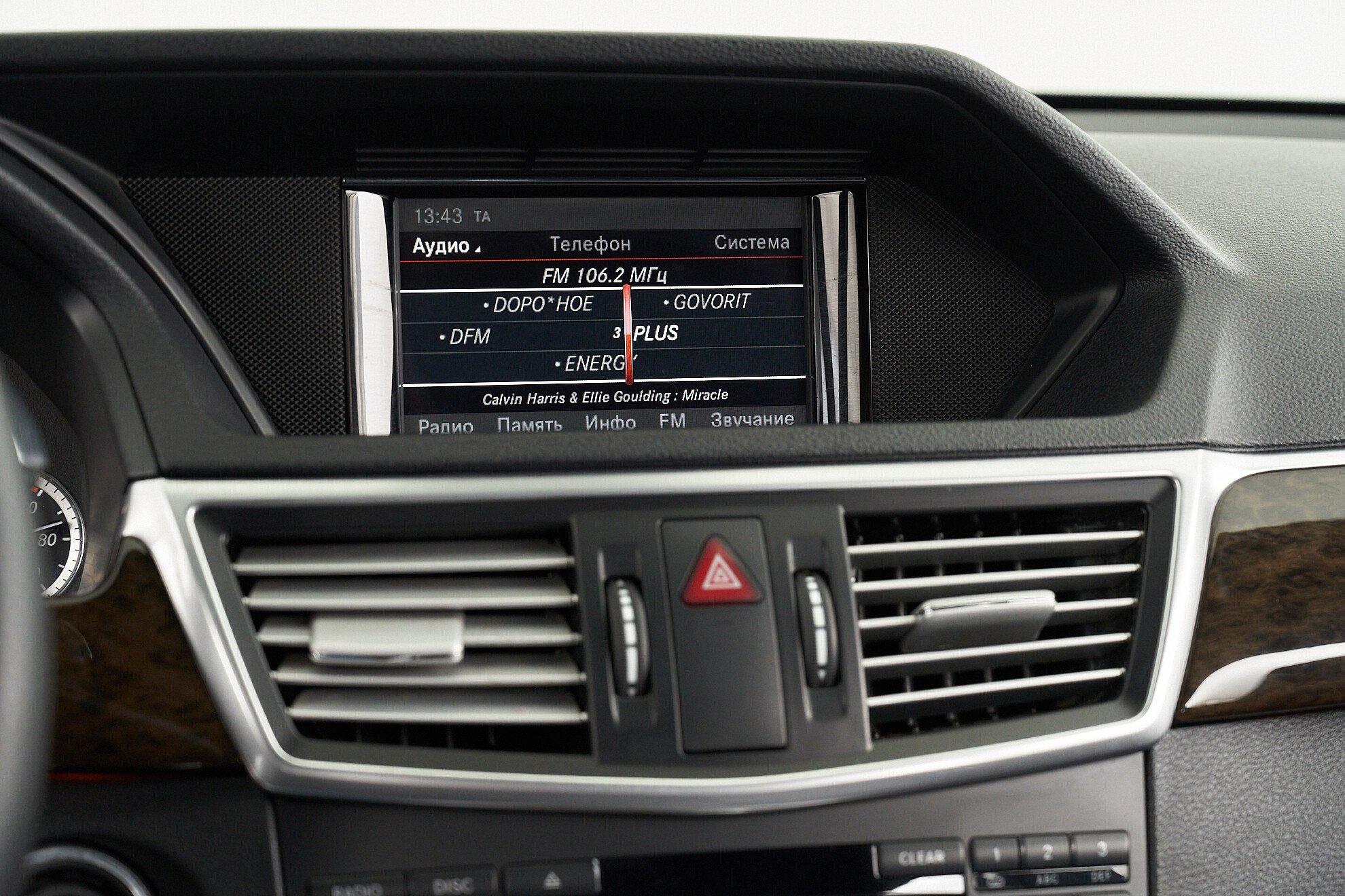 Mercedes-Benz E-Класс 2012, белый