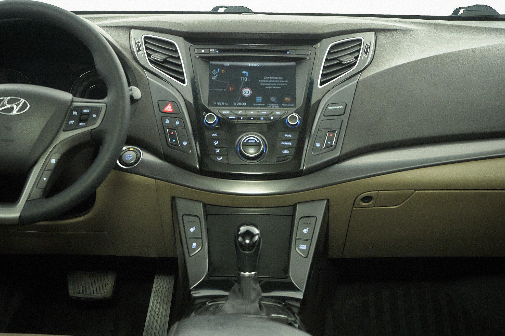 Hyundai i40 2016, белый