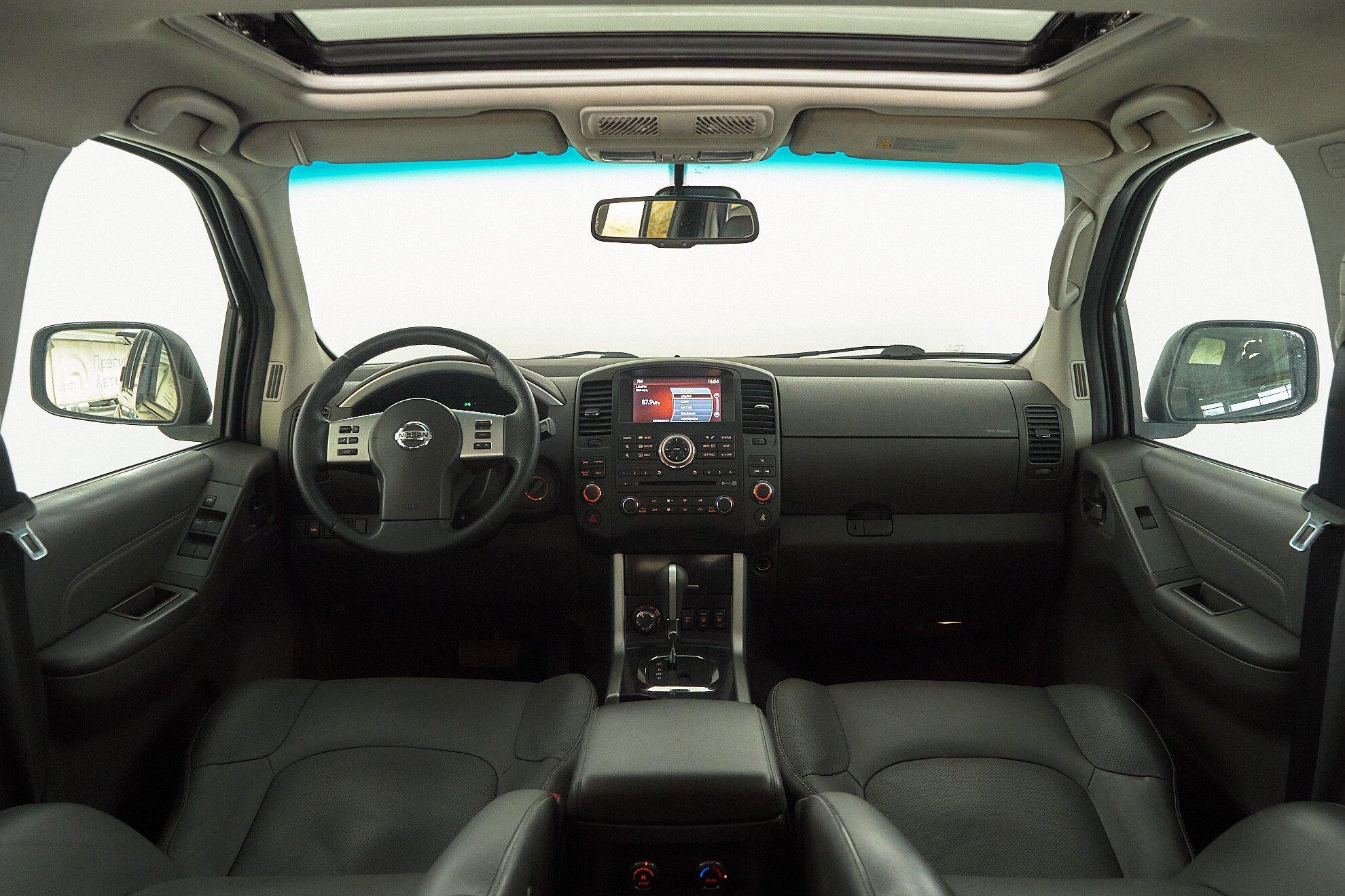 Nissan Pathfinder 2012, черный