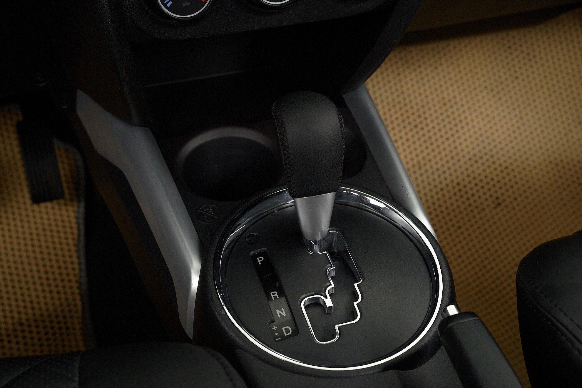 Mitsubishi ASX 2012, белый