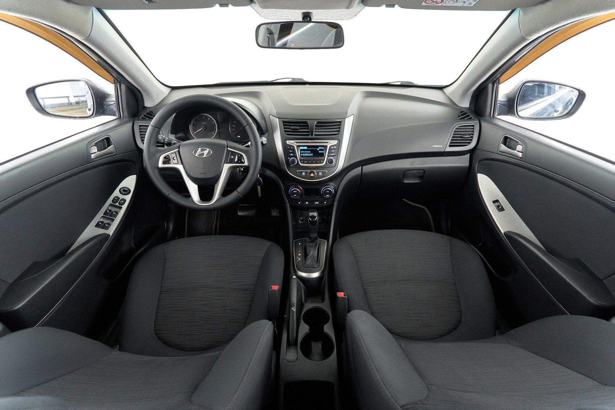 Hyundai Solaris 2016, серый