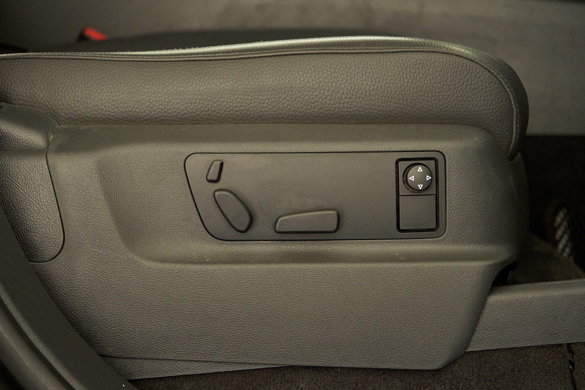 Volkswagen Touareg 2009, серый