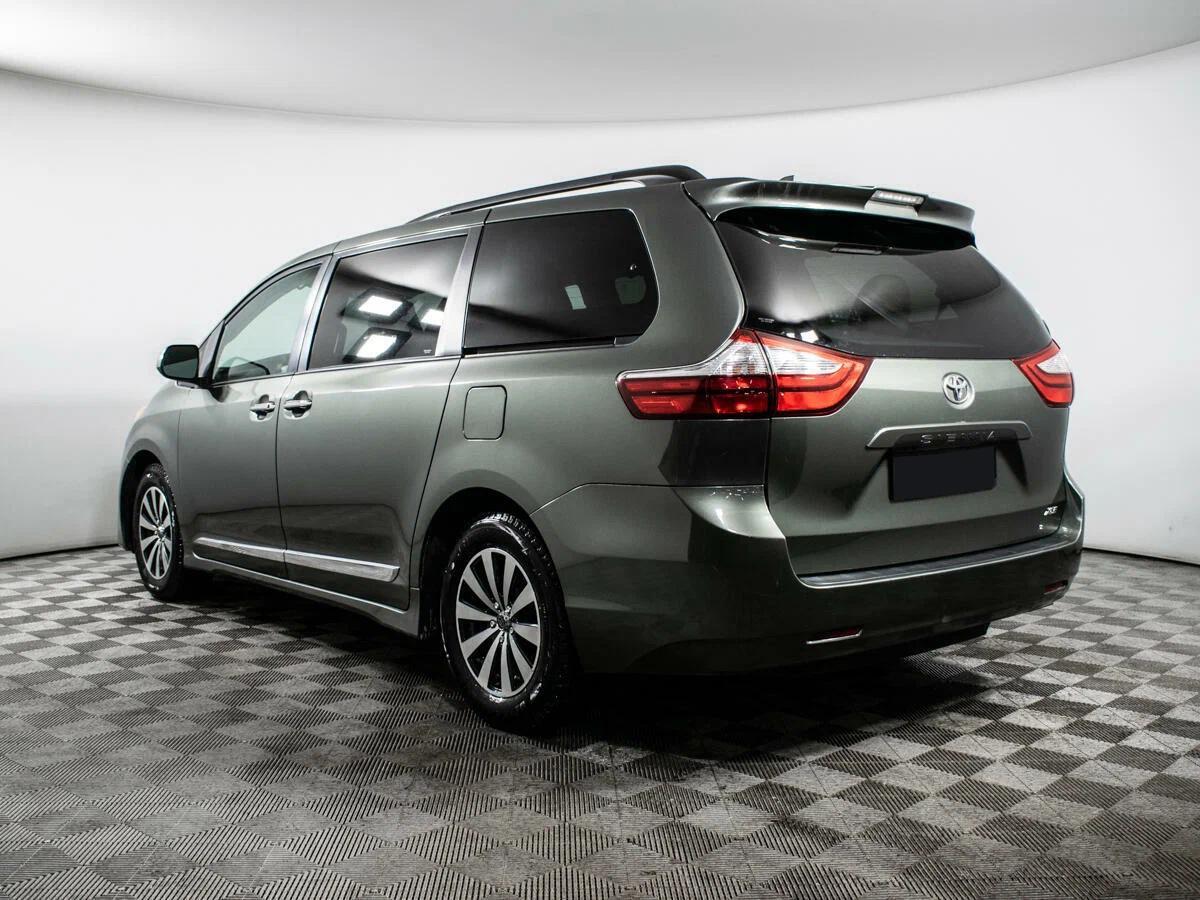 Toyota Sienna 2017, серый